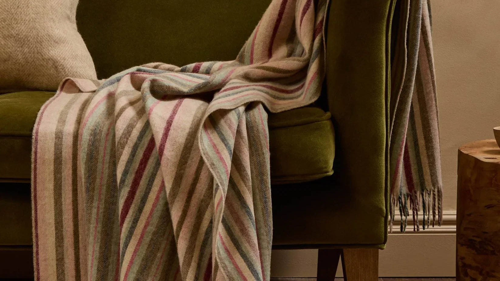 Wool Blanket Buyer’s Guide for Cosy Rooms and Coastal Evenings