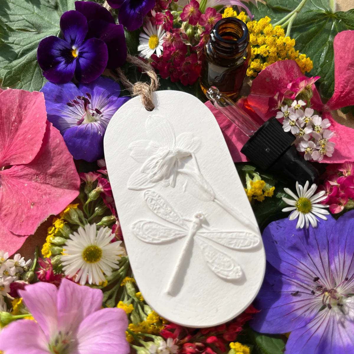 Small Dragonfly and Snowdrop Botanical Cast Fragrance Diffuser The Foxglove Tree