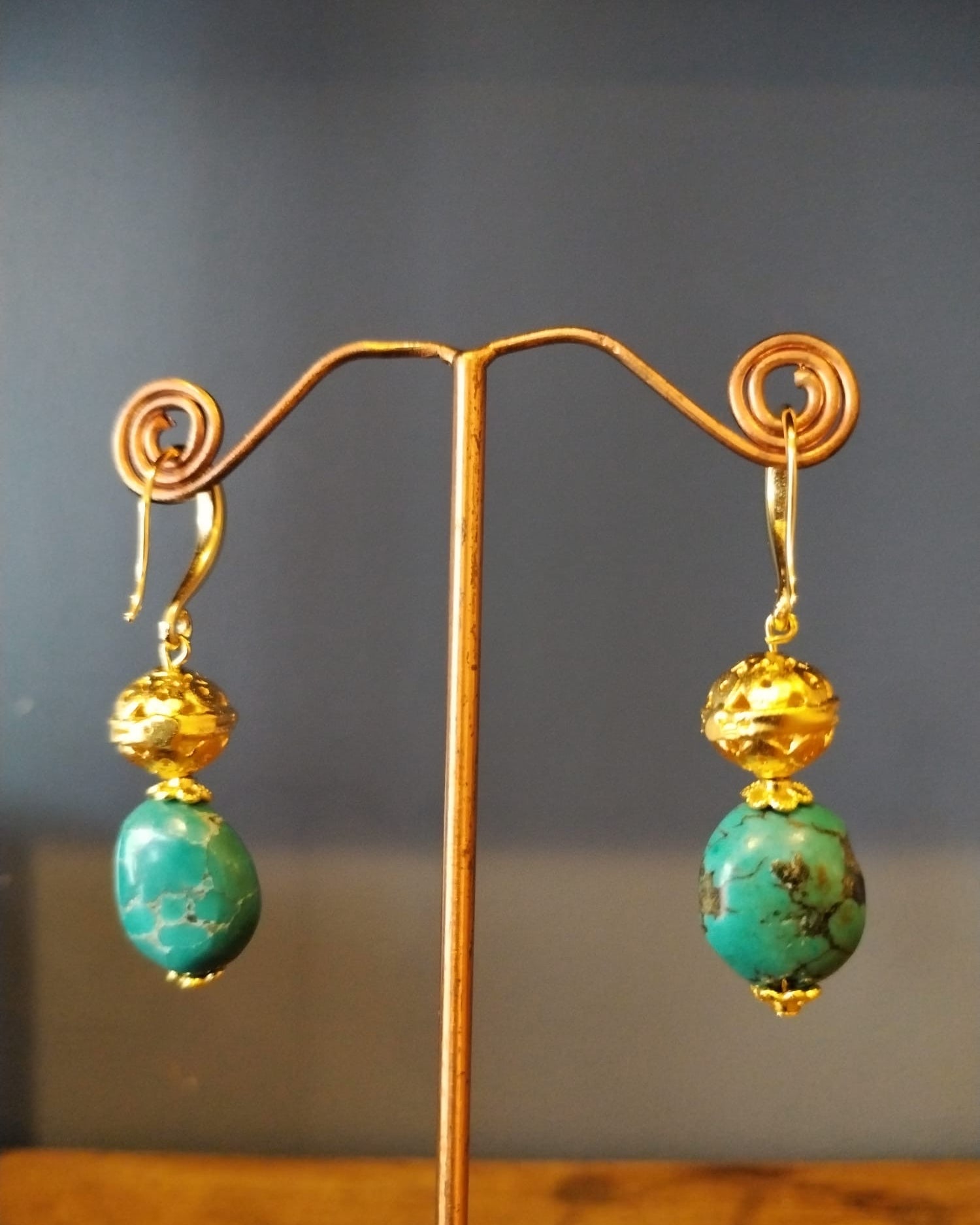 Elegant turquoise and gold earrings