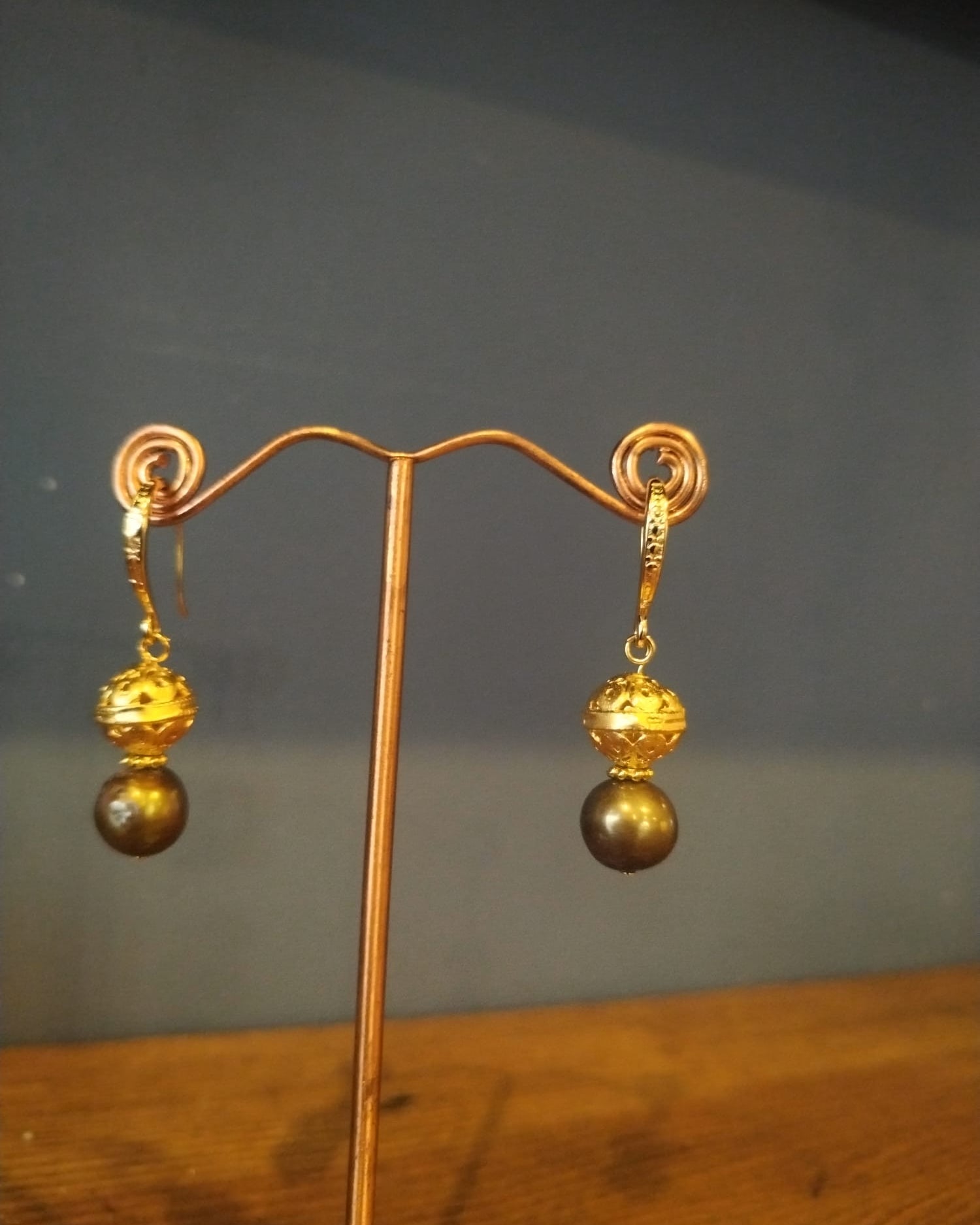 Classic Freshwater Grey Pearl & Gold Earrings
