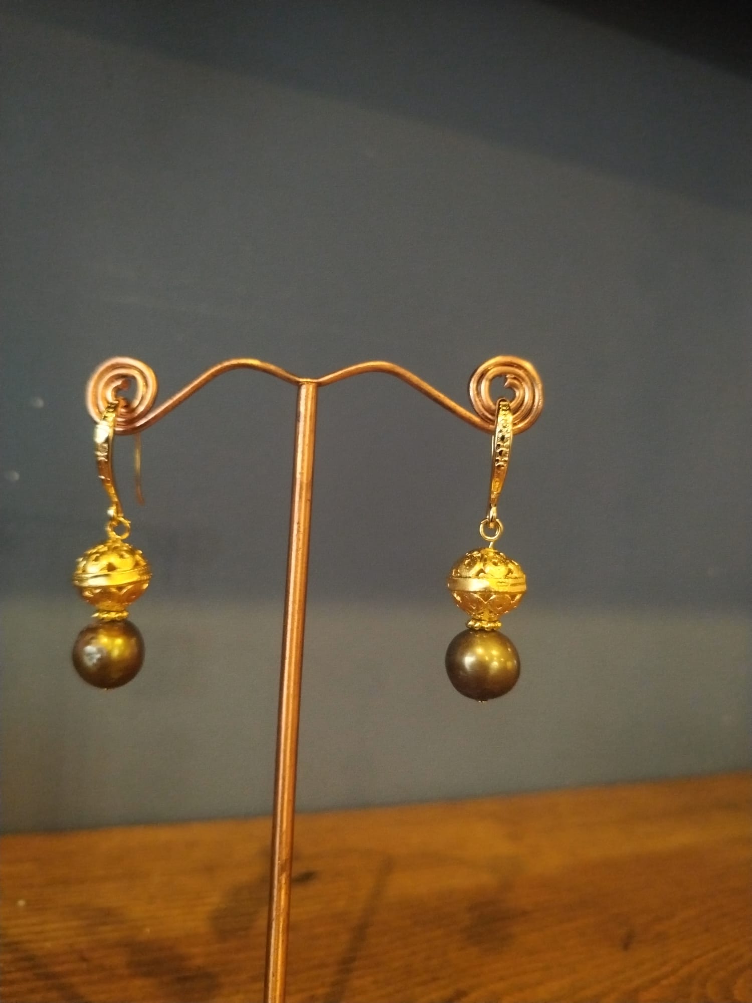 Classic Freshwater Grey Pearl & Gold Earrings