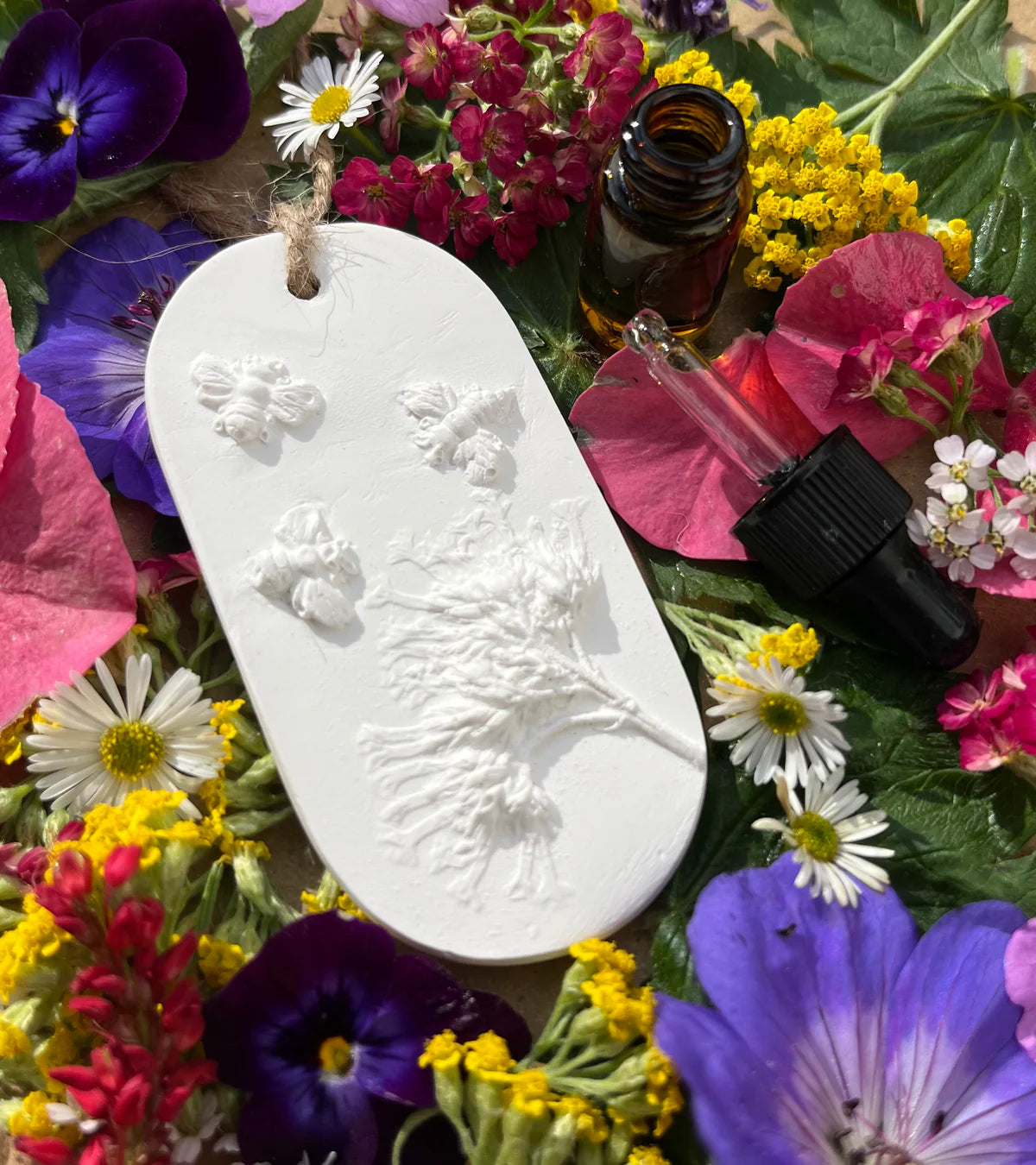 Small Bees and Verbena Botanical Cast Fragrance Diffuser The Foxglove Tree