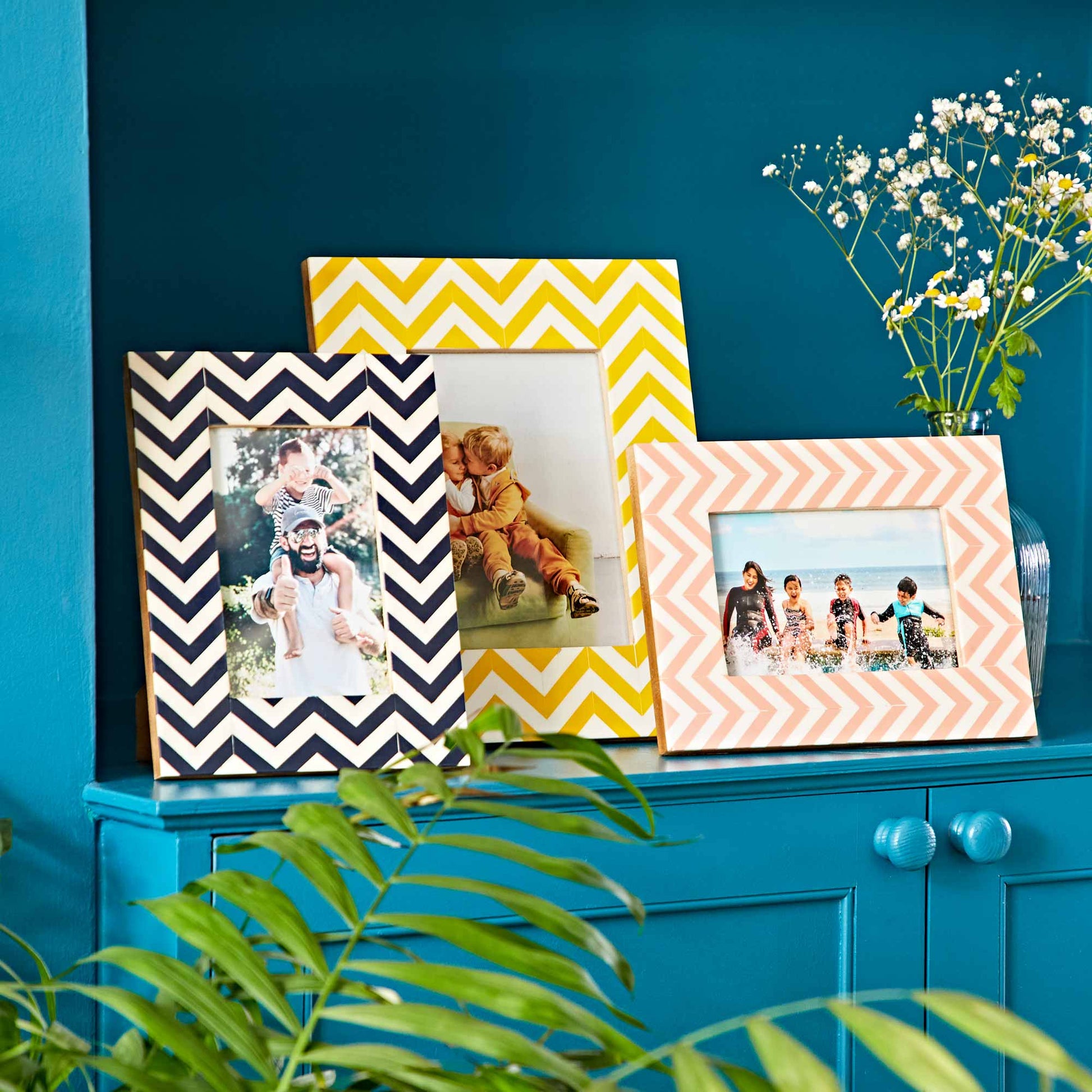 Handmade Chevron Patterned Photo Frame: Pink - 7x5 Inch
