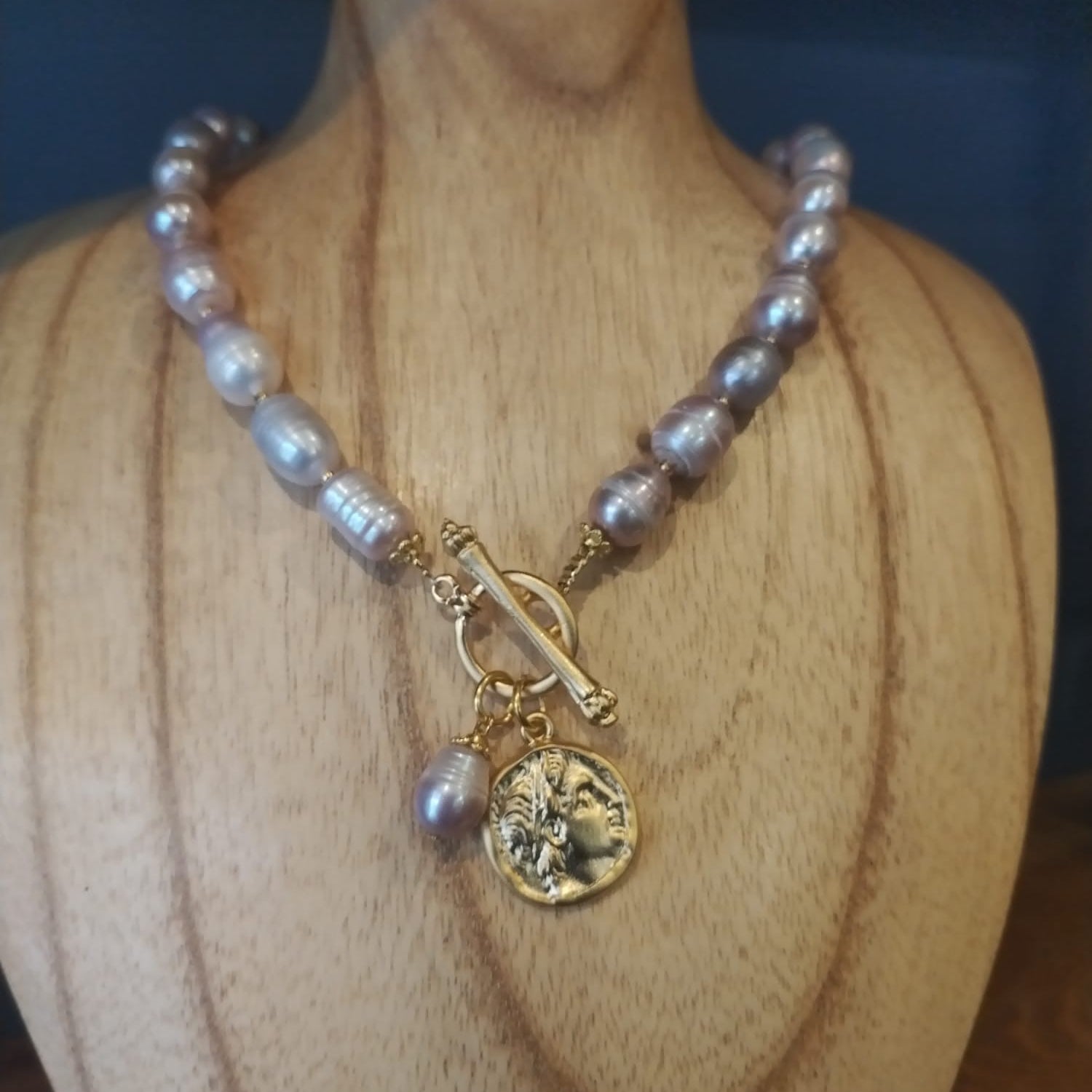 Oyster Pearl Necklace with Gold Medallion