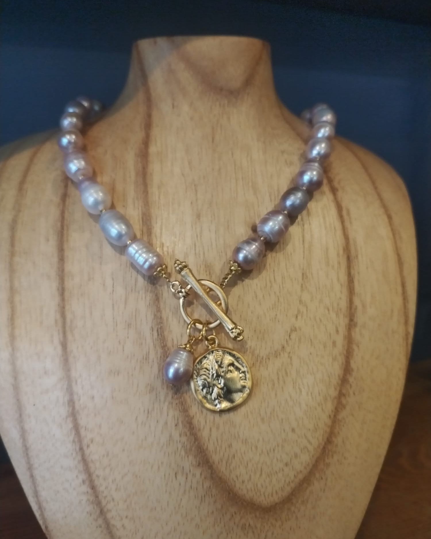 Oyster Pearl Necklace with Gold Medallion