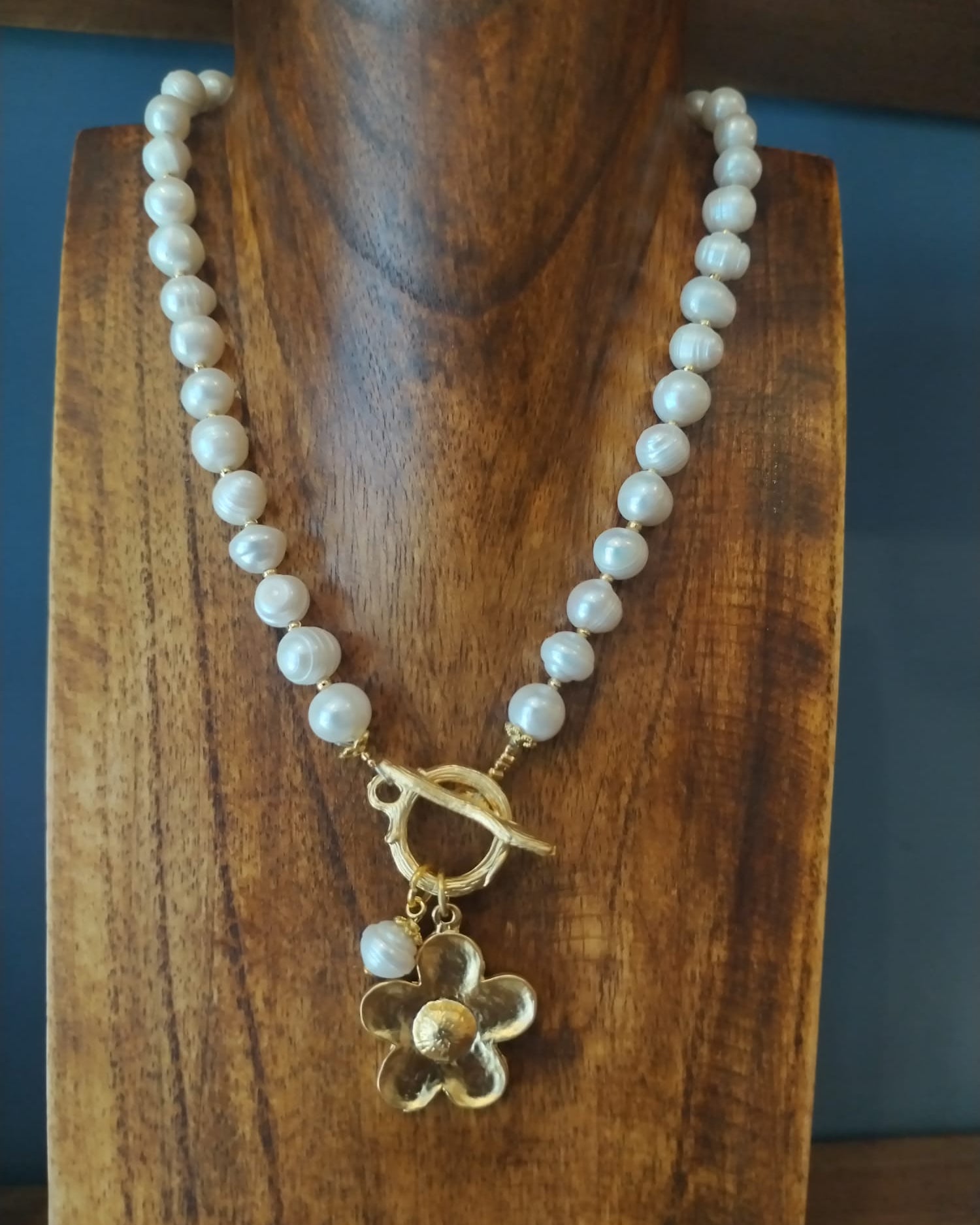 Premium Freshwater Pearl Necklace – Flower Charm