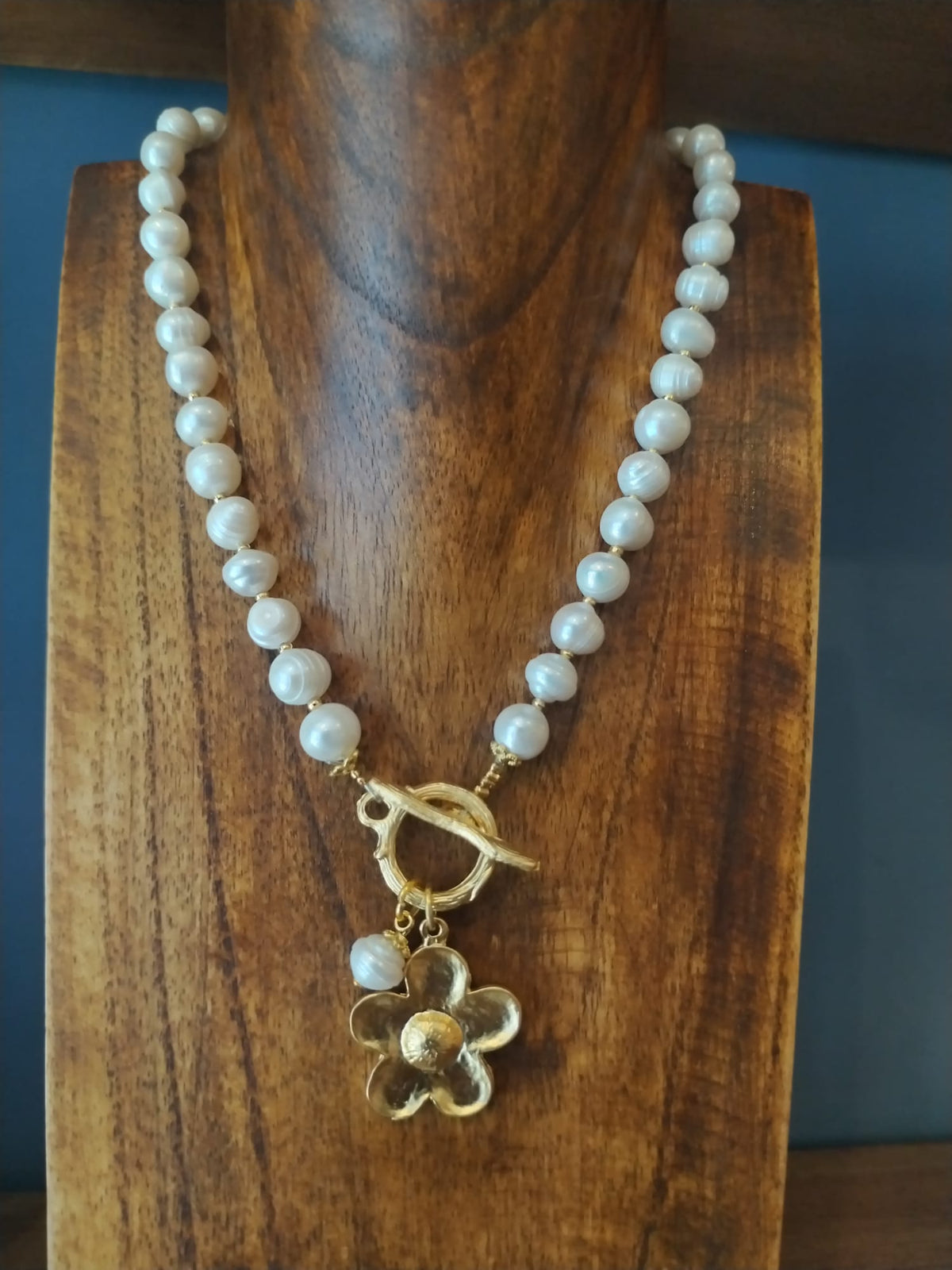 Premium Freshwater Pearl Necklace – Flower Charm