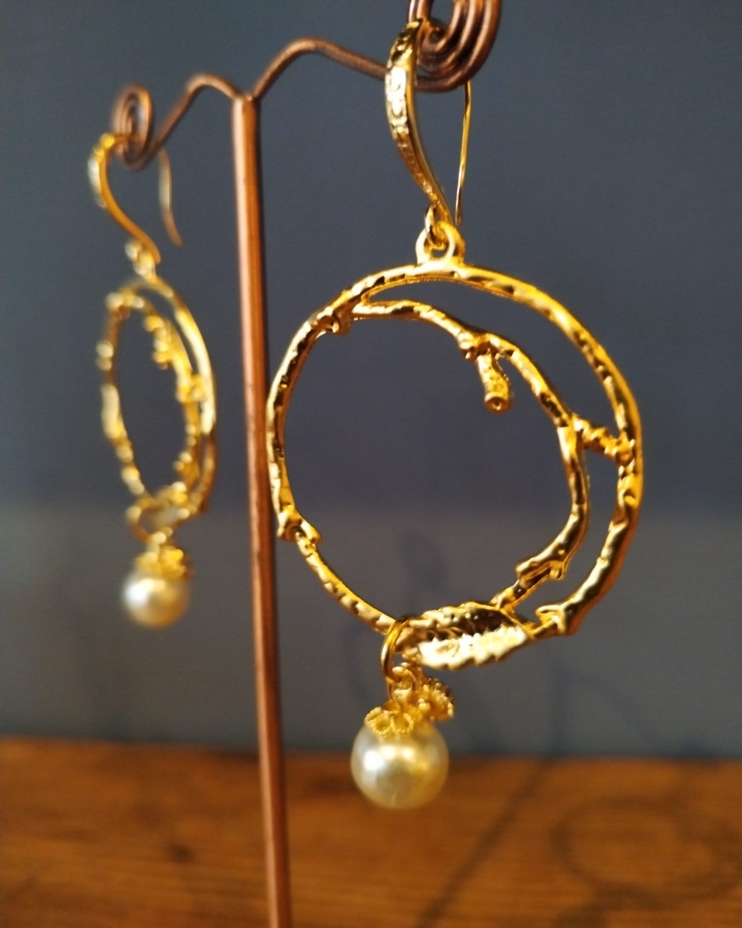 Elegant Irregular Gold Hoop & Pearl Earrings