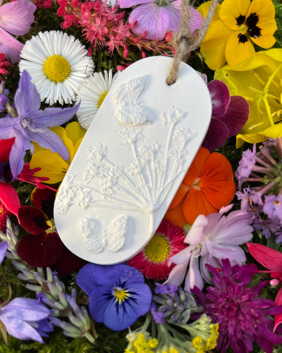 Small Butterflies and Cow Parsley Botanical Cast Fragrance Diffuser The Foxglove Tree