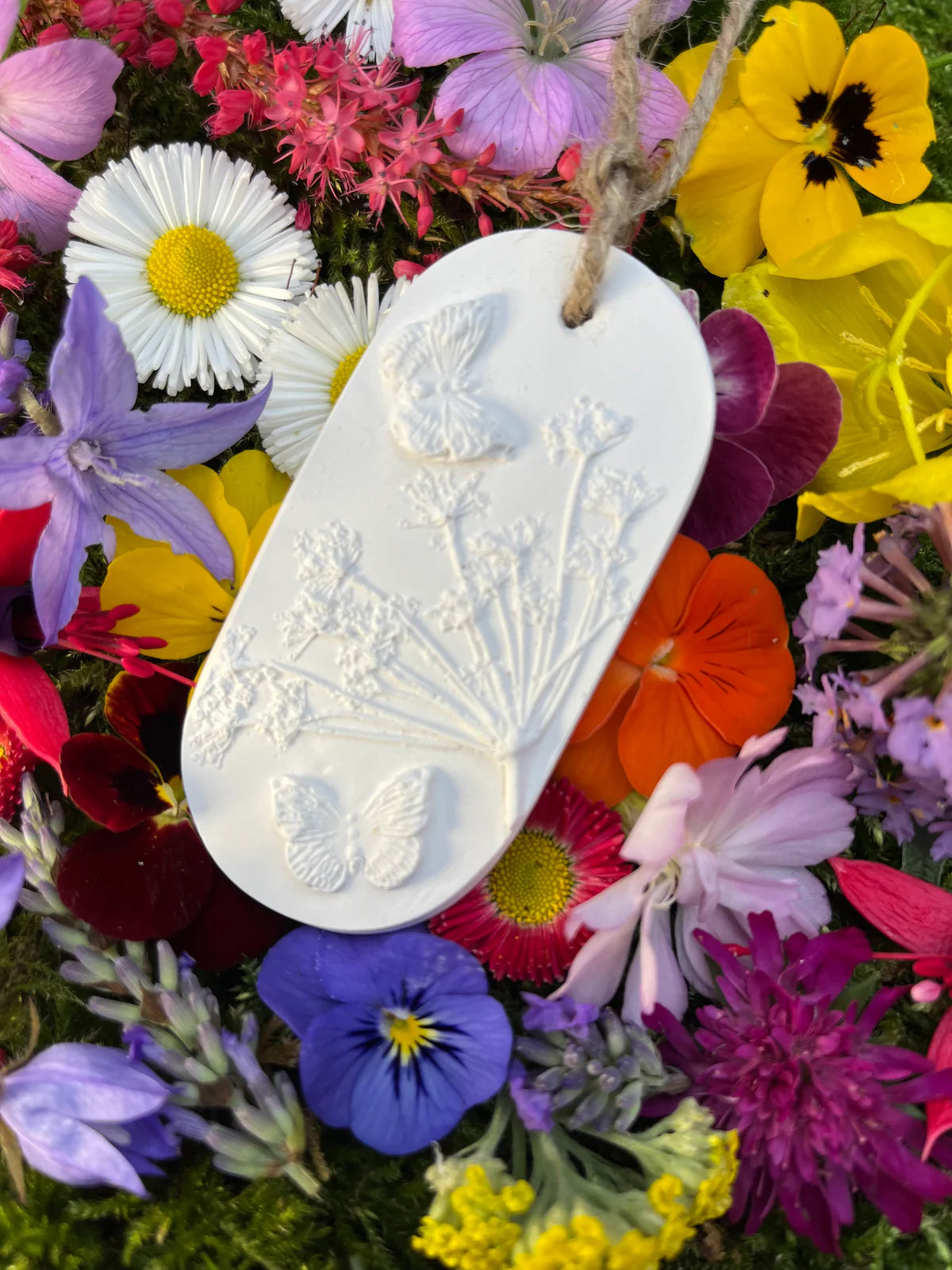 Small Butterflies and Cow Parsley Botanical Cast Fragrance Diffuser The Foxglove Tree