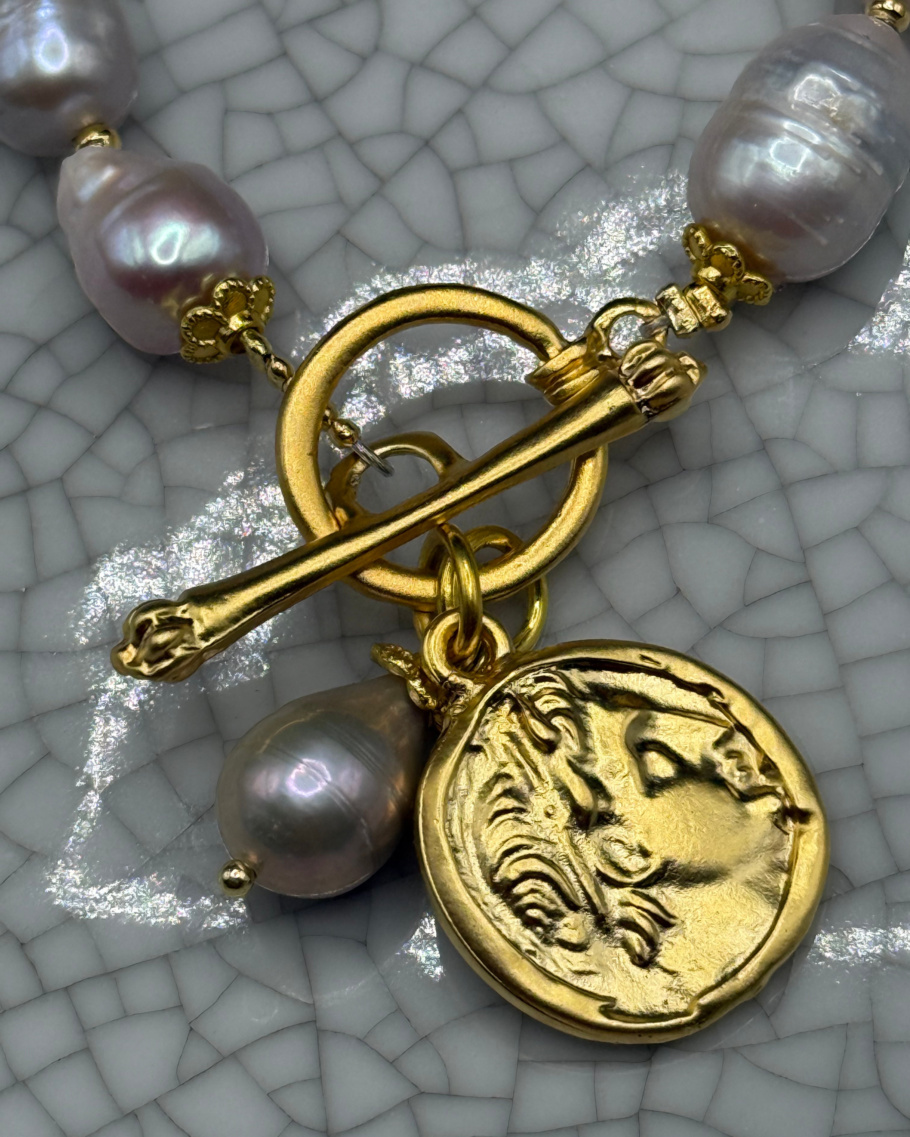 Oyster Coloured Freshwater Pearl Bracelet with Gold Roman Coin – 20cm Handmade in Bristol