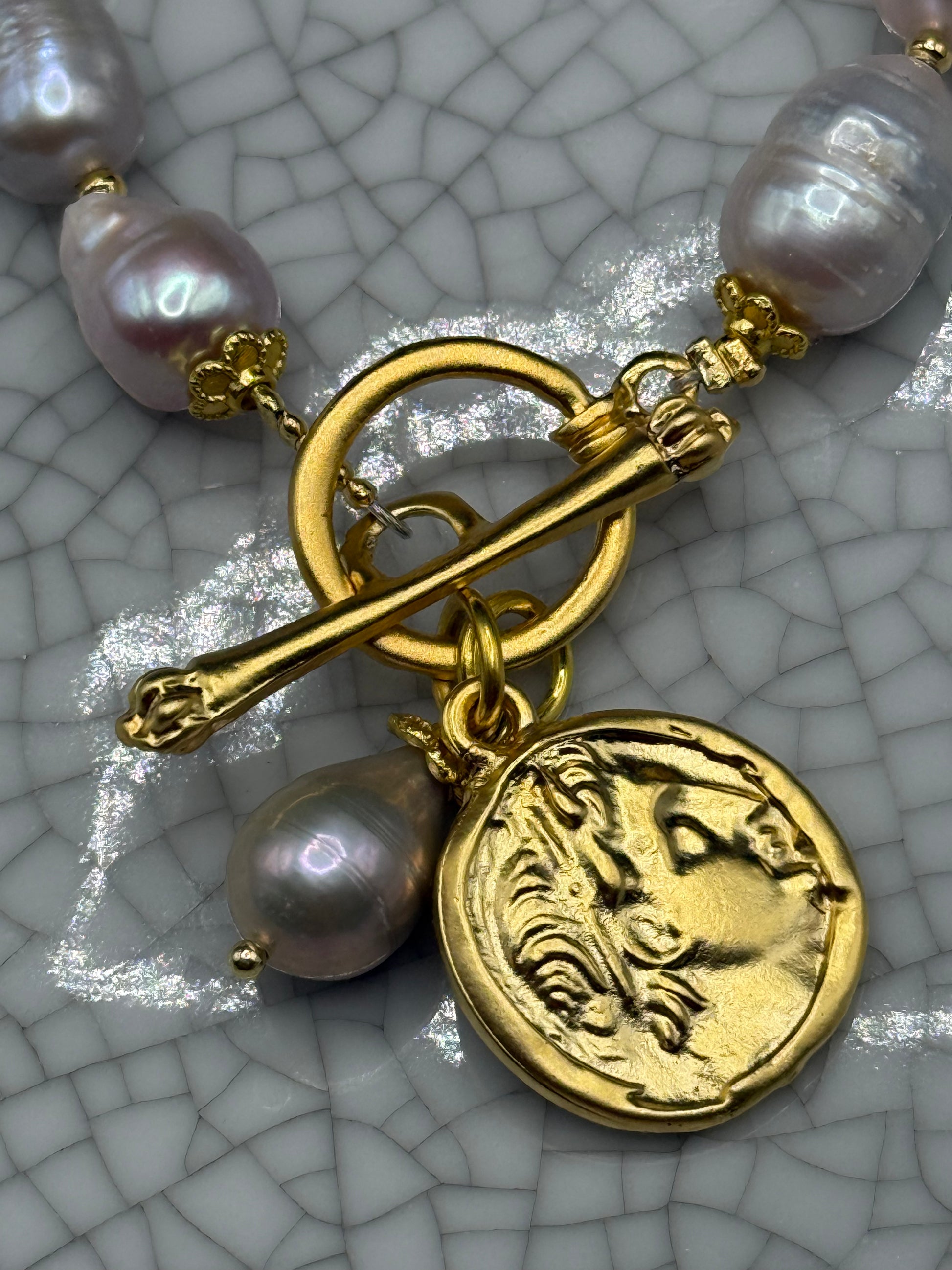 Oyster Coloured Freshwater Pearl Bracelet with Gold Roman Coin – 20cm Handmade in Bristol