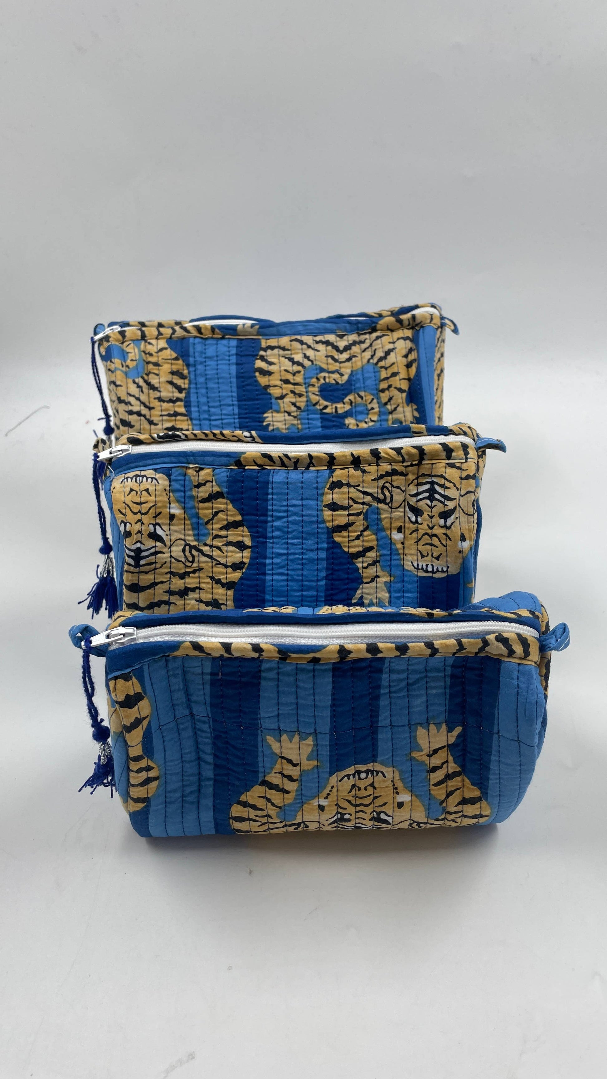 Handcrafted Blue Tiger Cotton Quilted Wash Bag Set