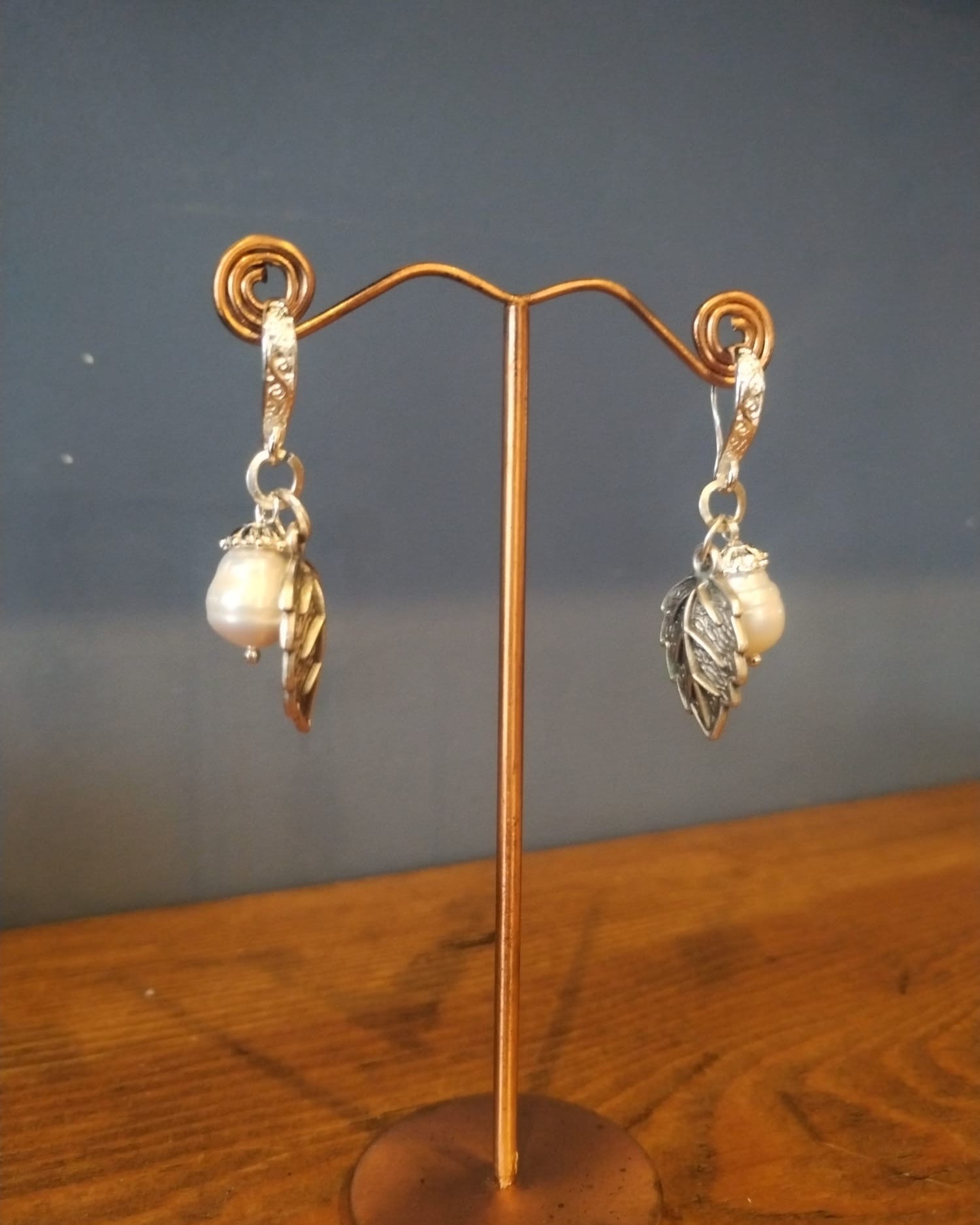 Signature Freshwater Pearl Earrings – Silver Leaf Detail