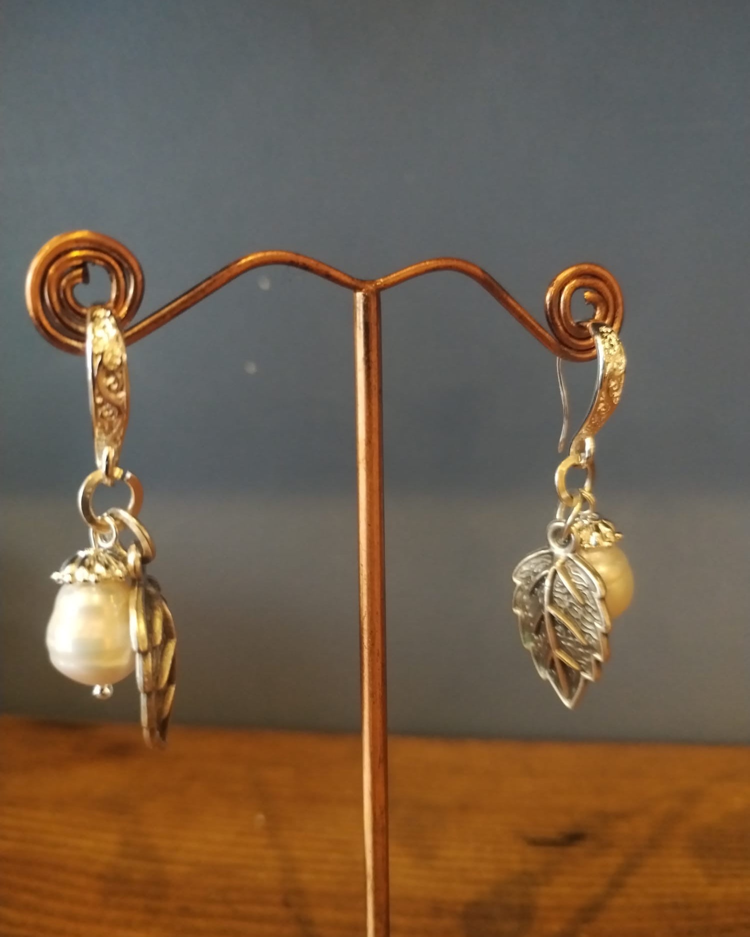 Signature Freshwater Pearl Earrings – Silver Leaf Detail