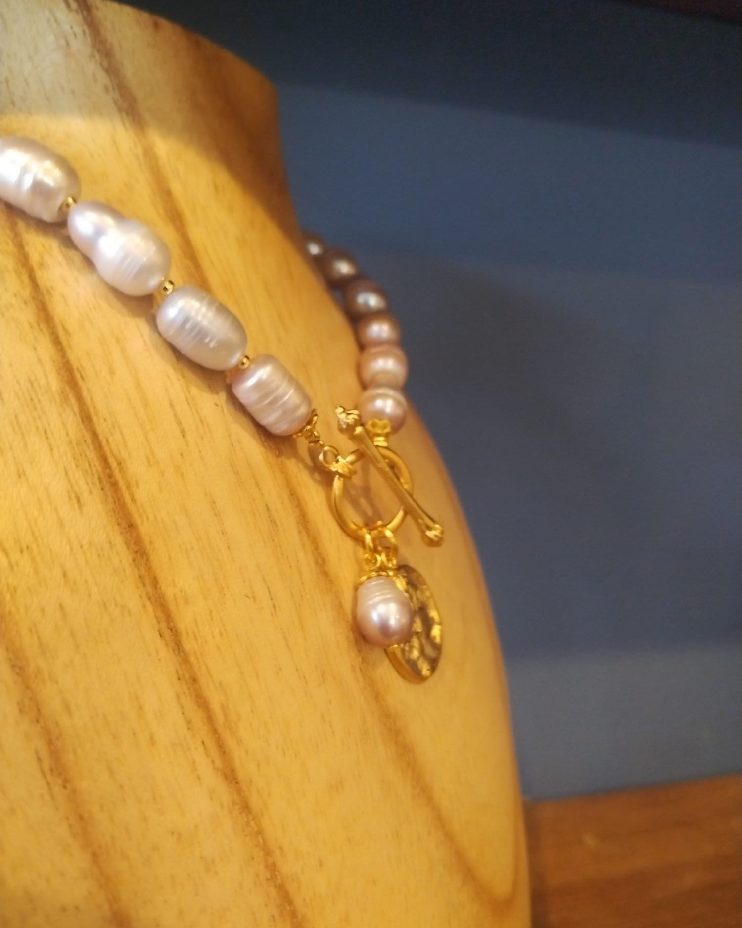 Oyster Pearl Necklace with Gold Medallion