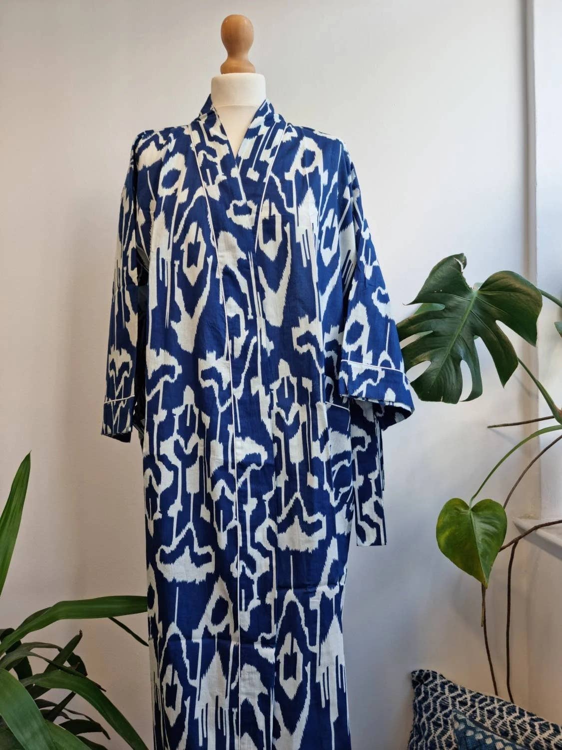 Blue & White Ikat-Print Cotton Robe
