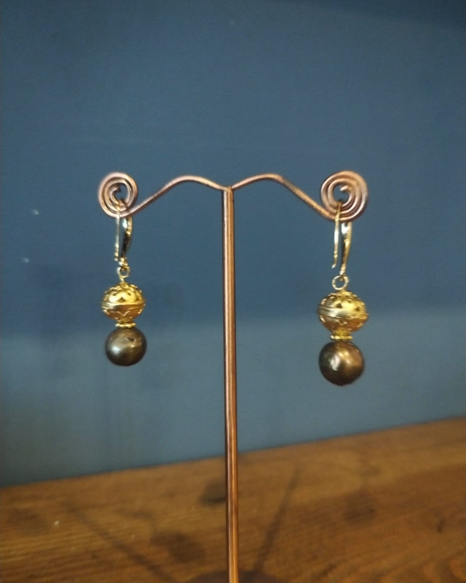 Classic Freshwater Grey Pearl & Gold Earrings