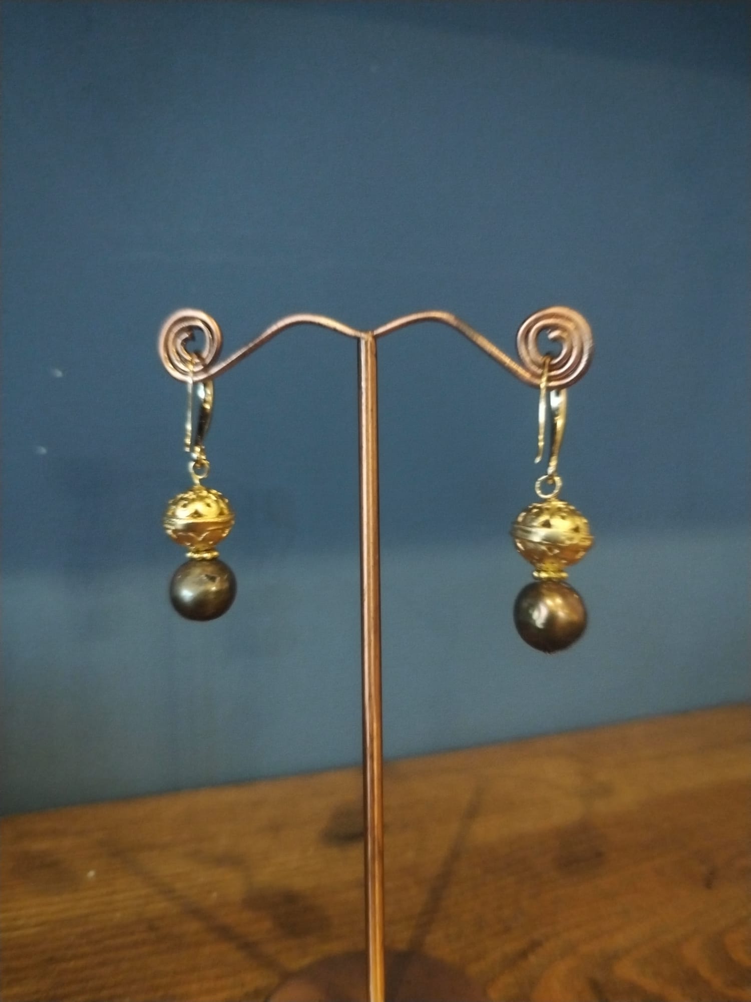 Classic Freshwater Grey Pearl & Gold Earrings