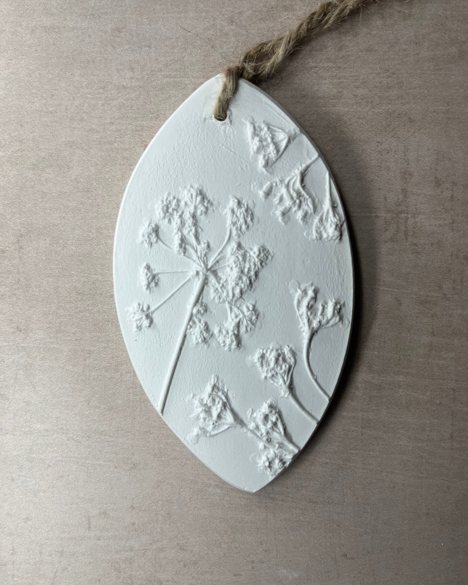 Large Cow parsley Botanical Cast Diffuser, Honeysuckle and Sandalwood oil, The Foxglove Tree
