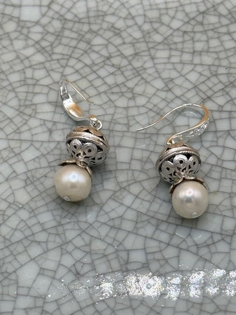 Freshwater pearl & silver earrings