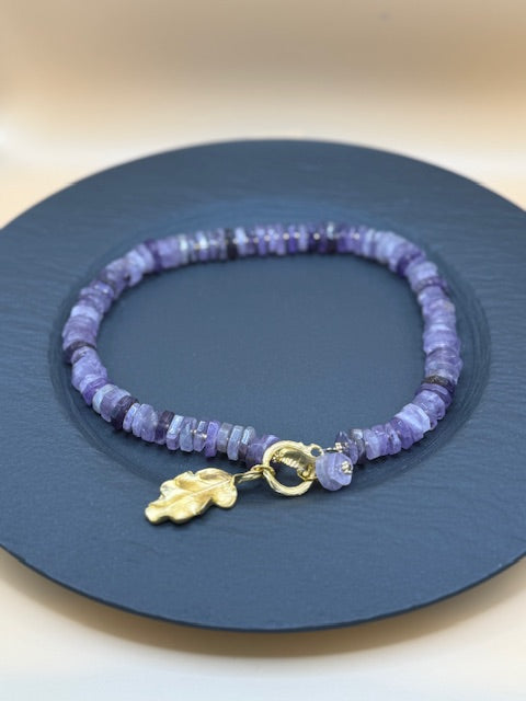 Amethyst tyre bead necklace wit gold clasp