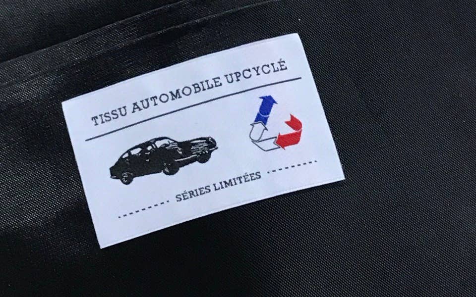 No 7 Man sustainable wash bag in canvas and leather red and white