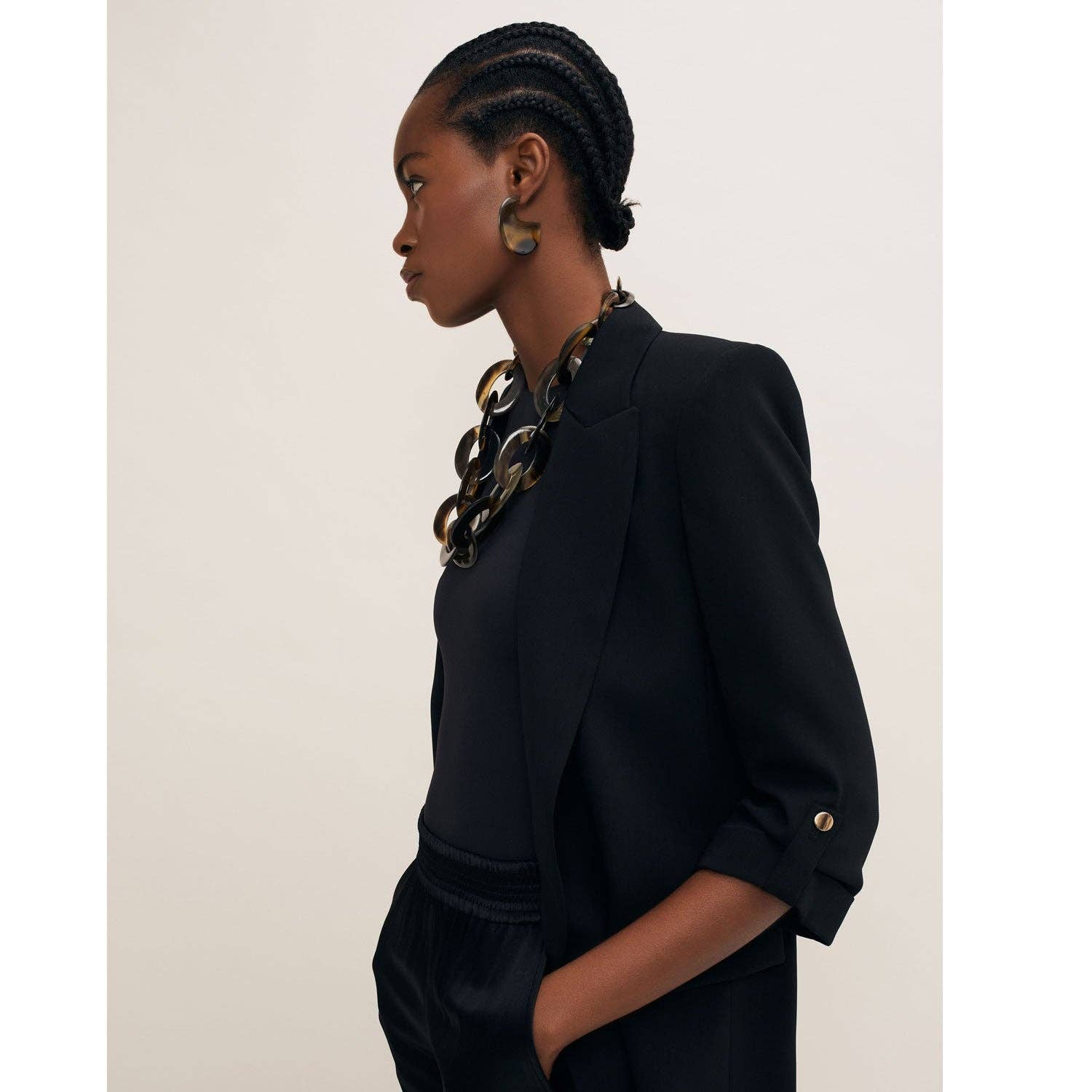 Large oval link brown horn necklace