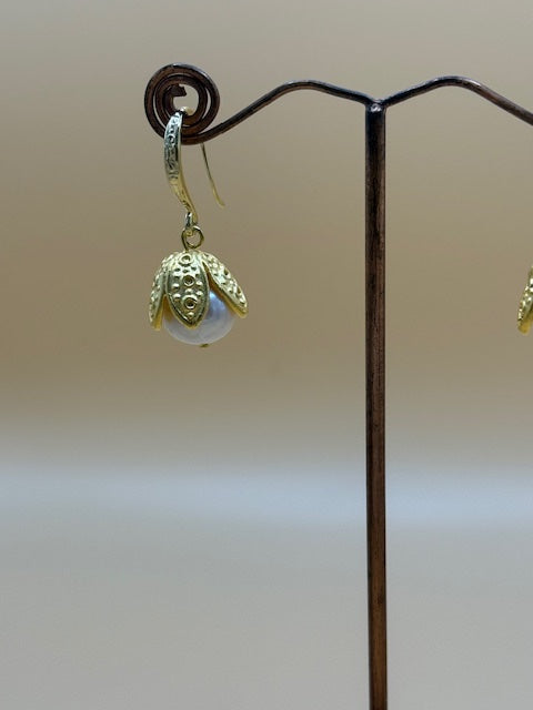 Gold Flower & Pearl Earrings