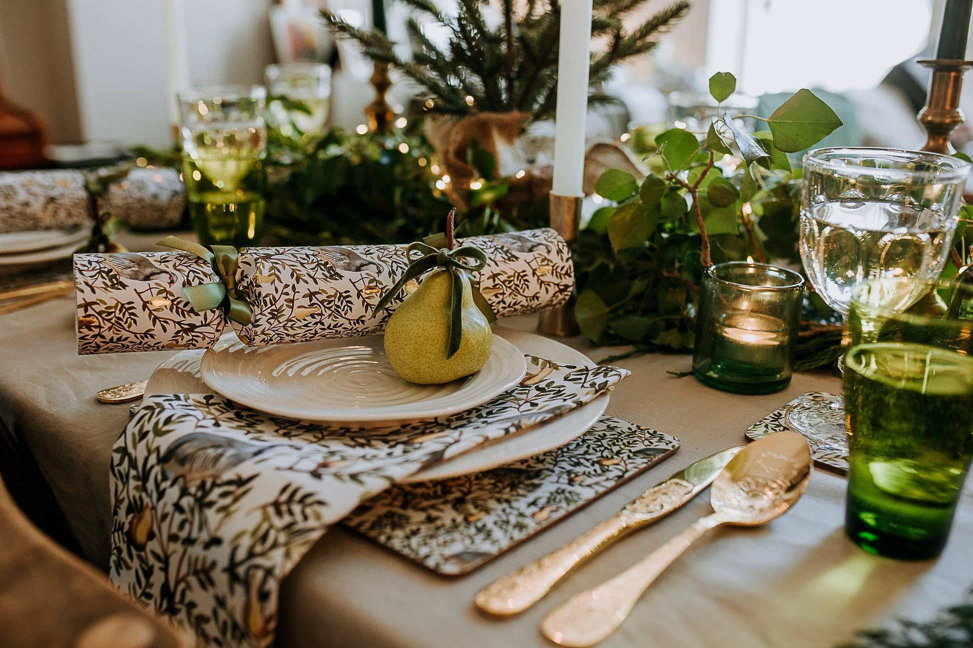 PARTRIDGE IN A PEAR TREE LUXURY CHRISTMAS CRACKERS