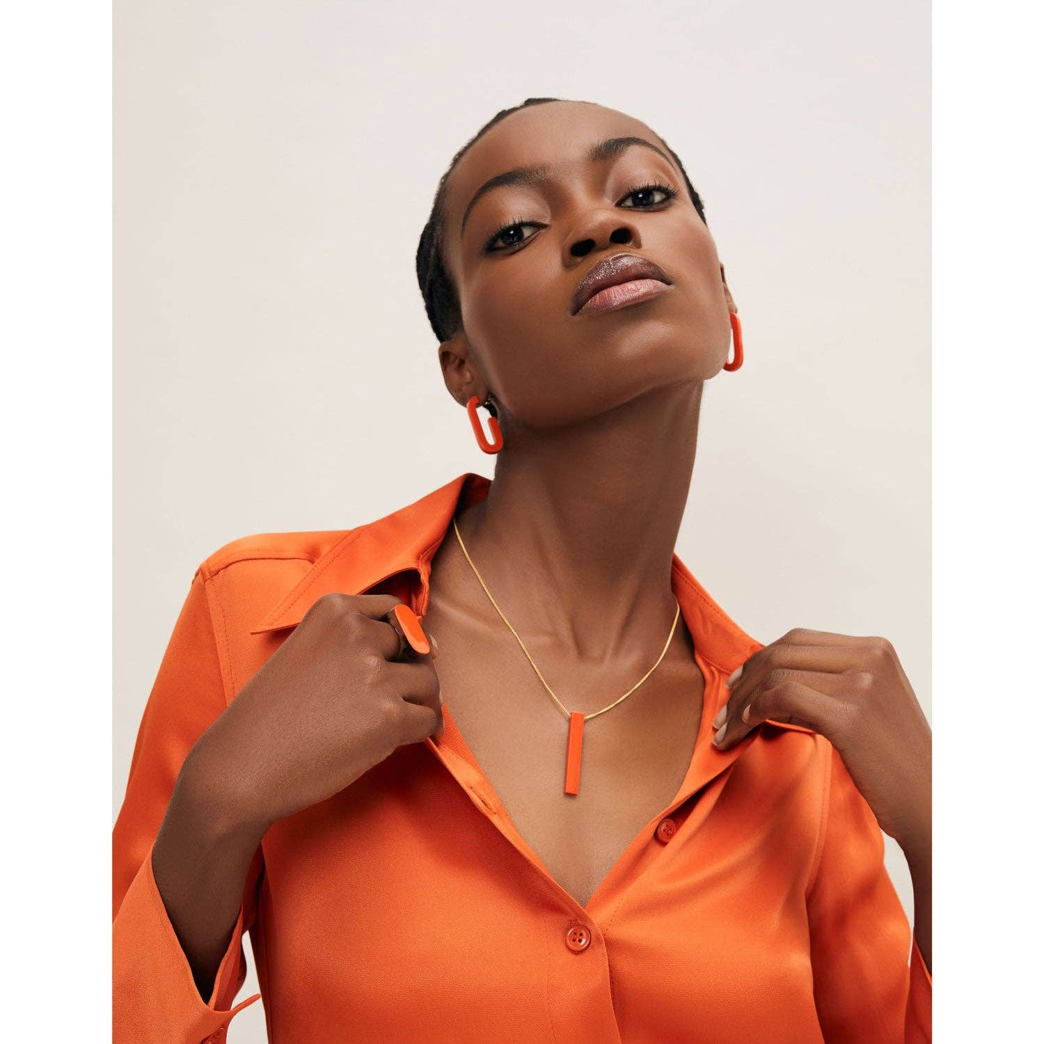 Oval orange horn ring: Medium