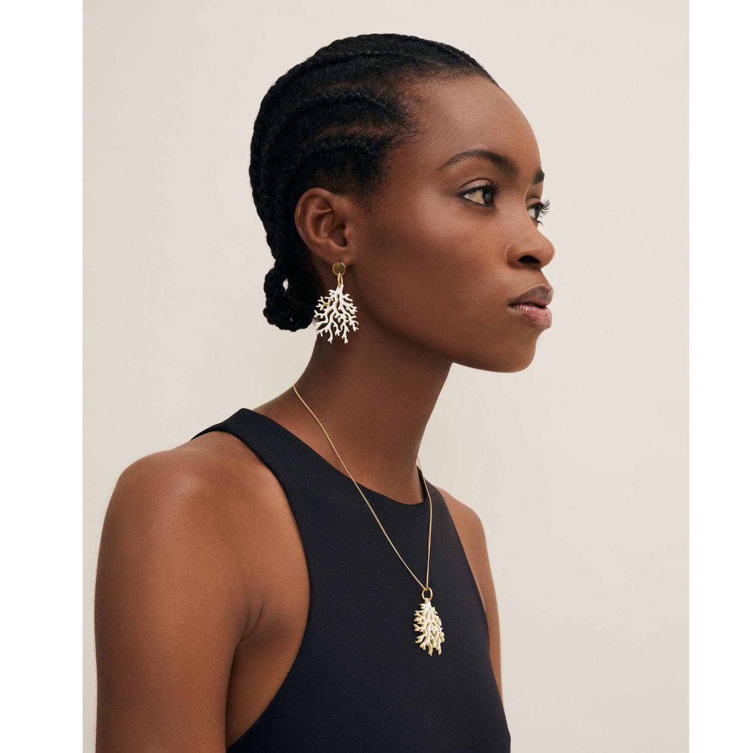 White coral shaped earring - Gold