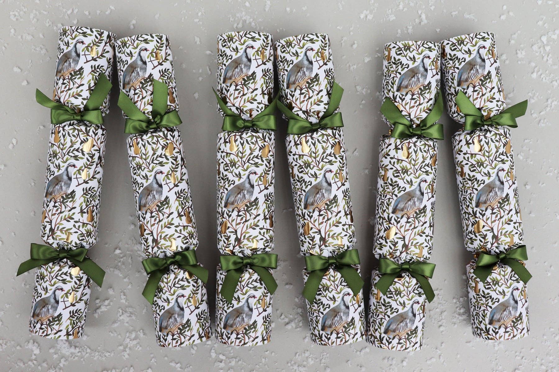 PARTRIDGE IN A PEAR TREE LUXURY CHRISTMAS CRACKERS