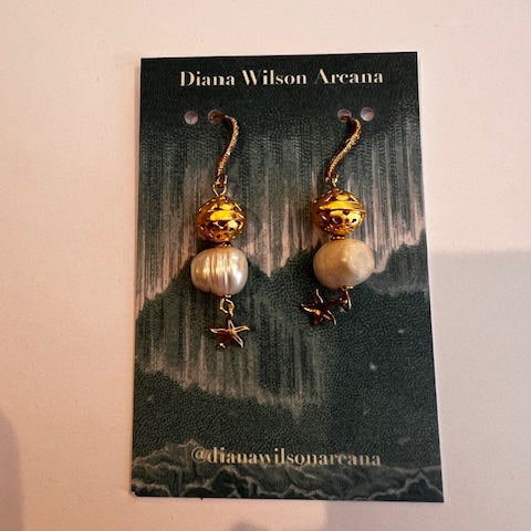 Fresh water pearl and gold starfish earrings