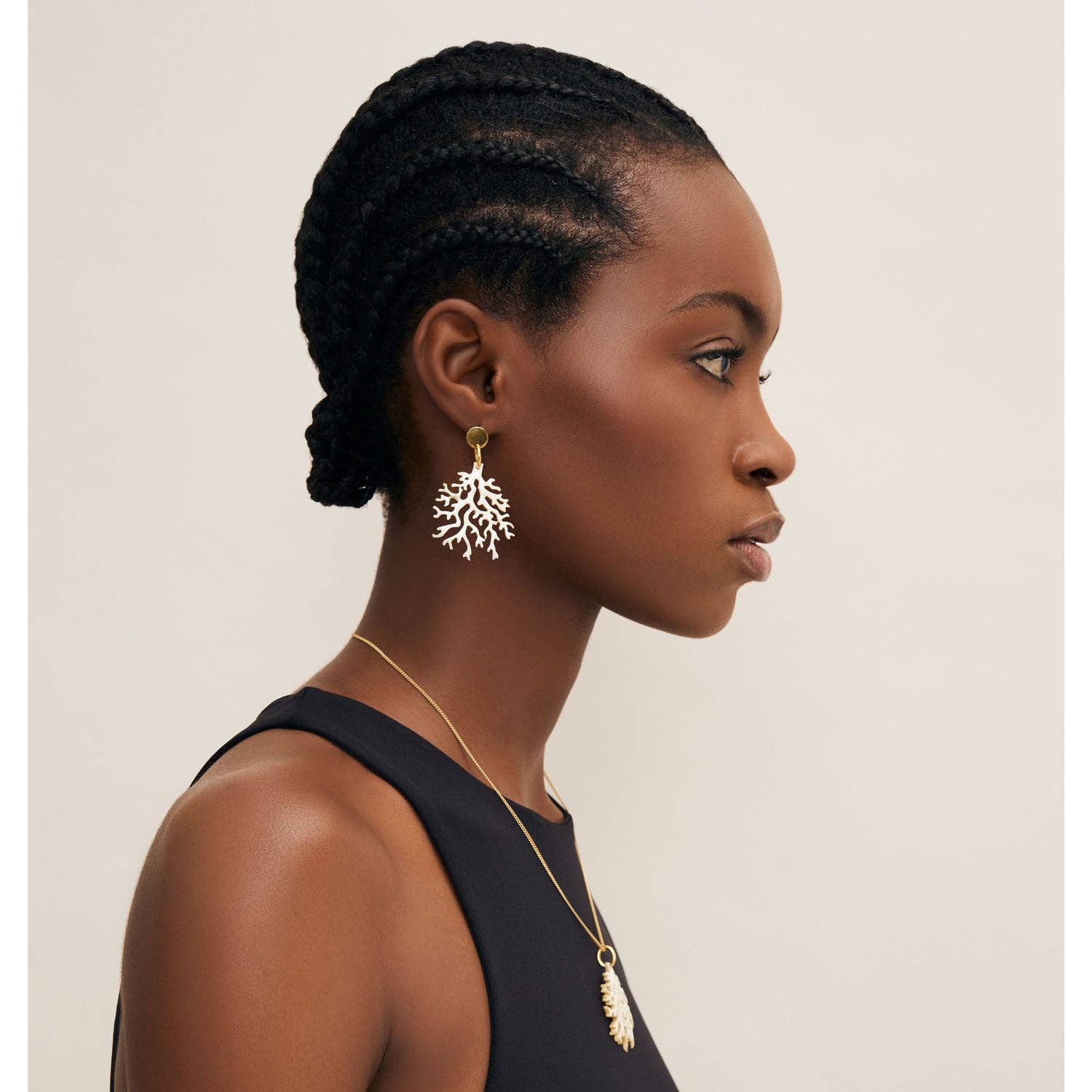 White coral shaped earring - Gold