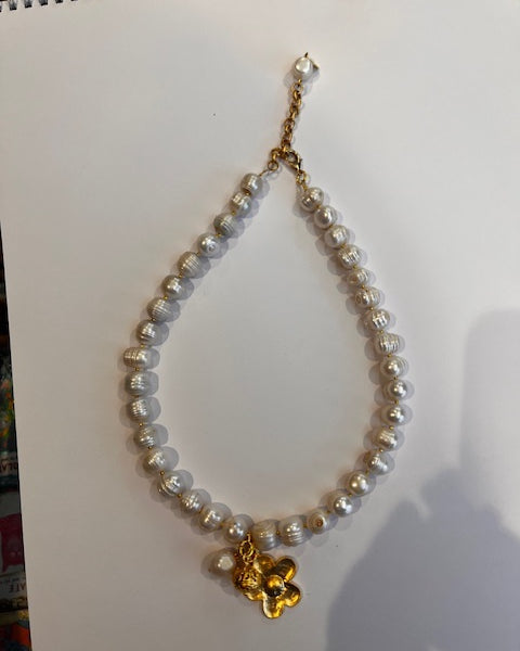 Fresh water pearl Necklace with flower