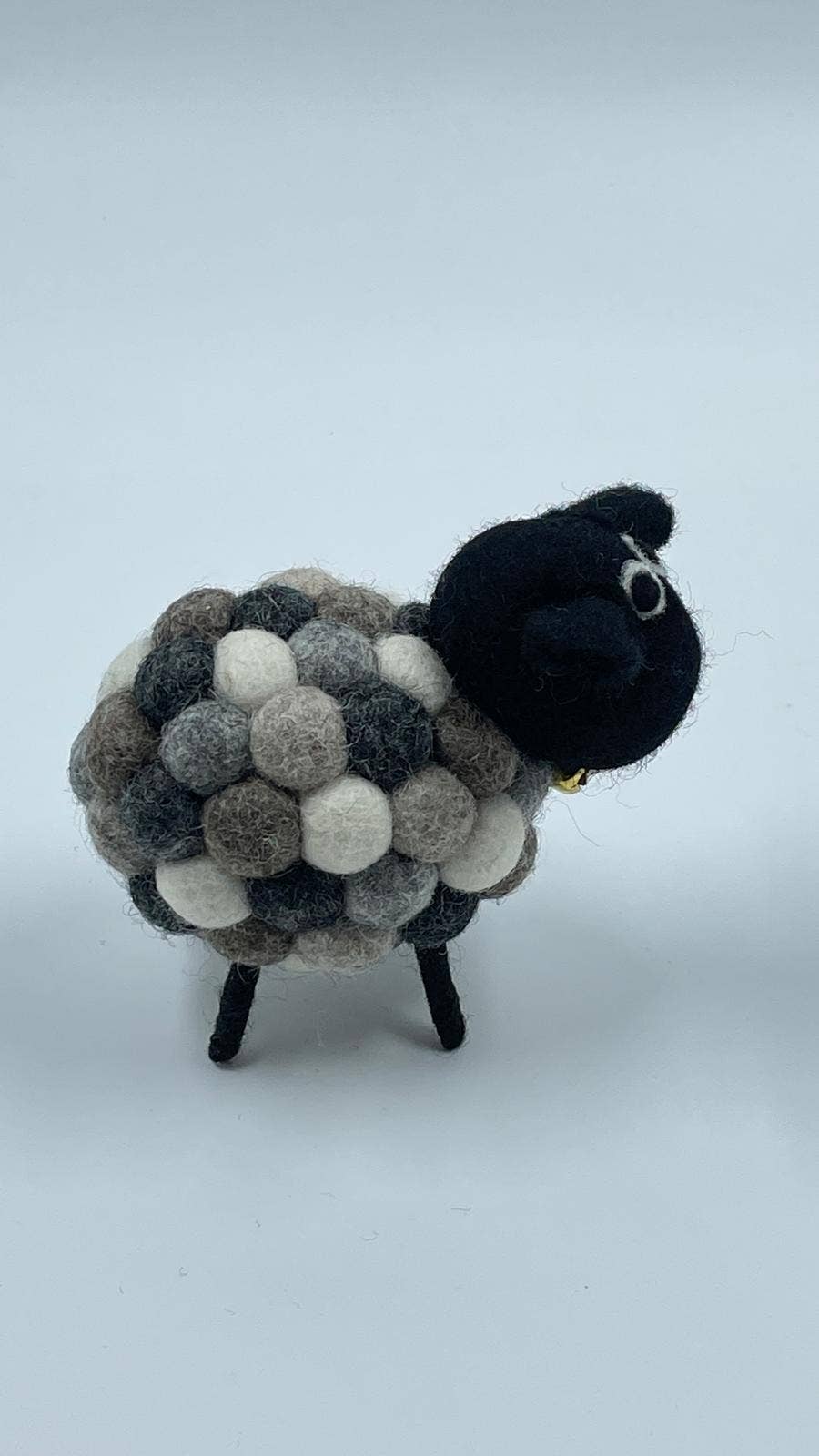 Handmade Felt Colorful Pompom Pom Pom sheep pin cushion