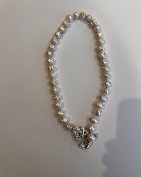 Pearl Necklace & Silverleaf Clasp