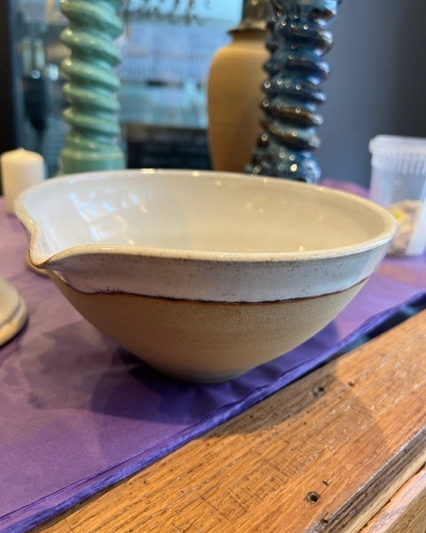 Medium Pouring Bowl