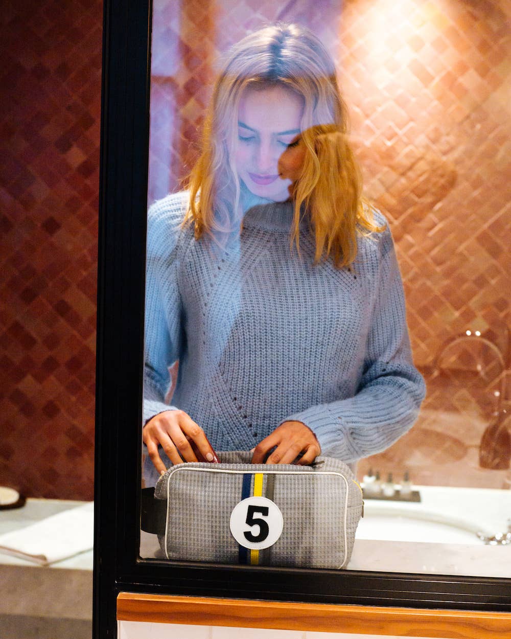 5 Eco responsible toiletry bag for man in light grey canvas