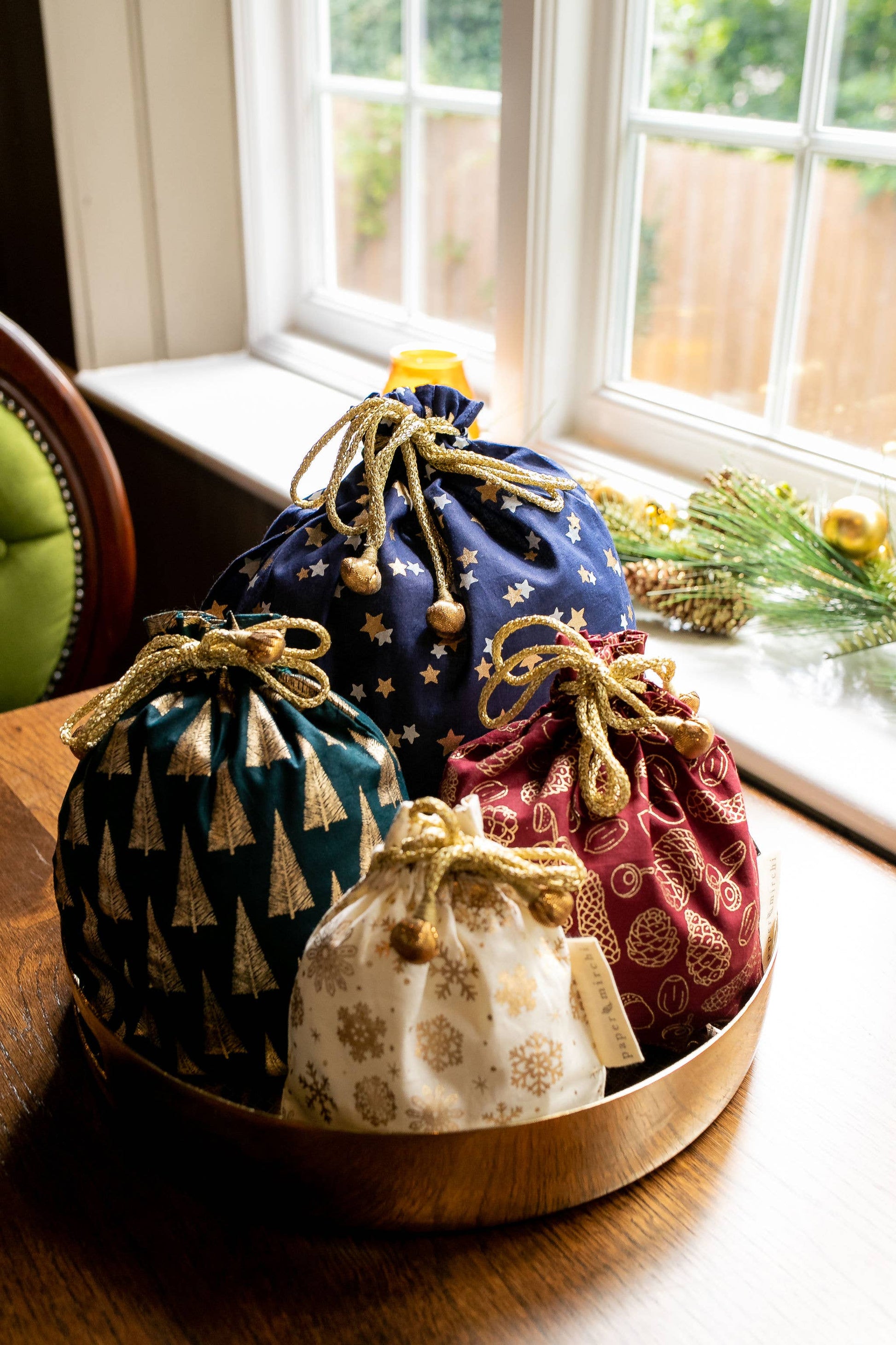 Medium Fabric Gift Bags Drawstring- : Medium - H23cm x W19cm, Scarlet Woodland