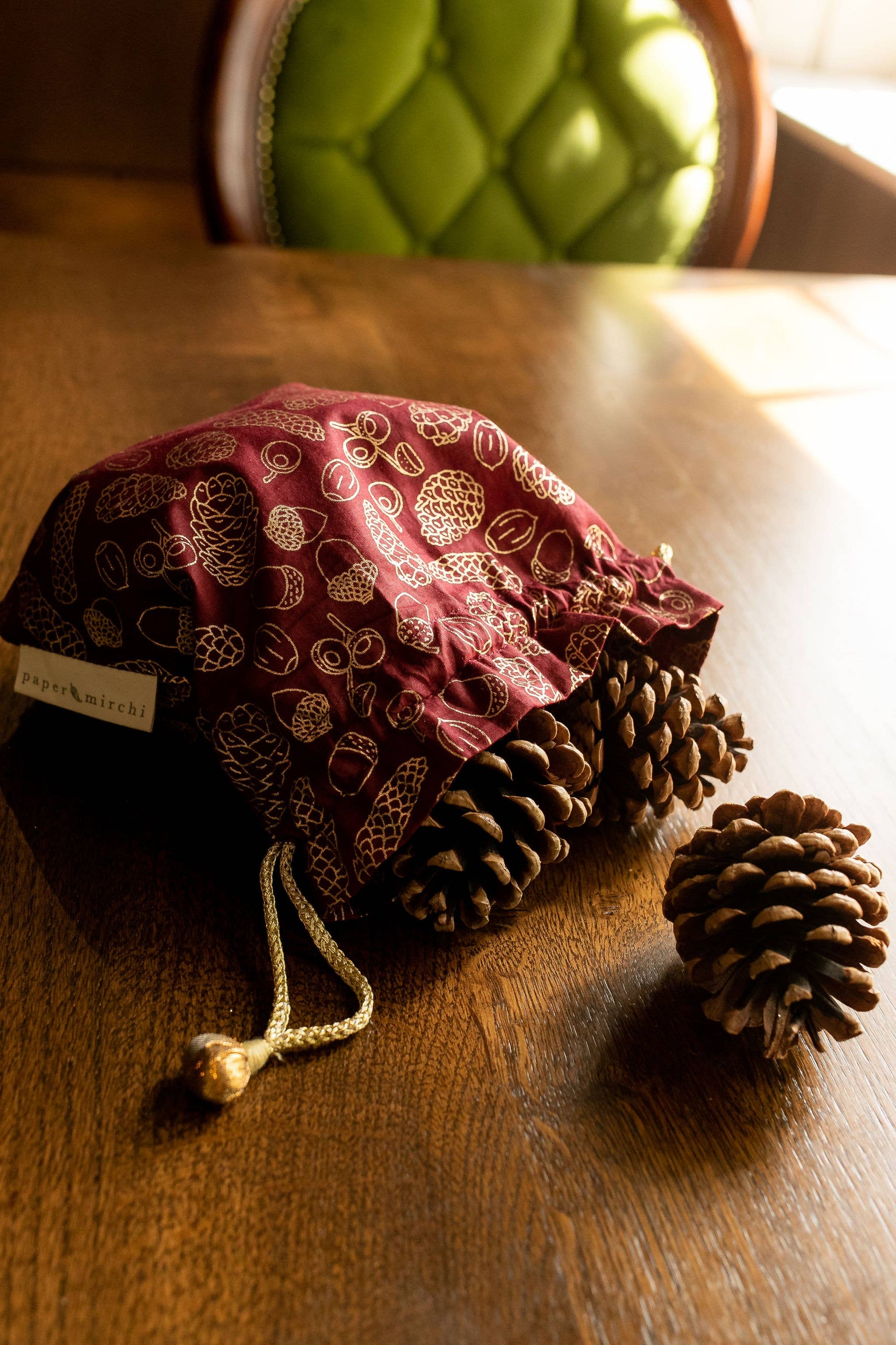 Medium Fabric Gift Bags Drawstring- : Medium - H23cm x W19cm, Scarlet Woodland