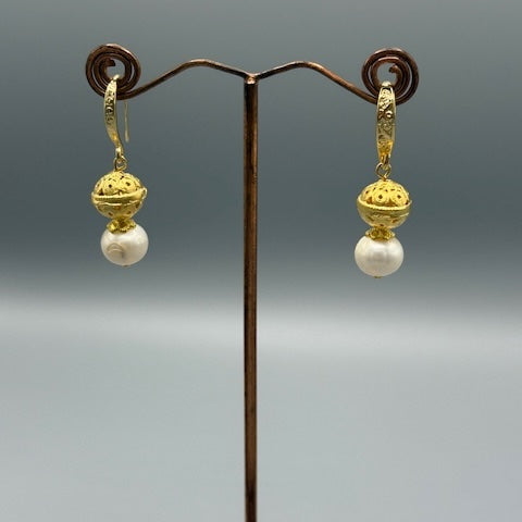 Freshwater Pearl and Gold Earrings