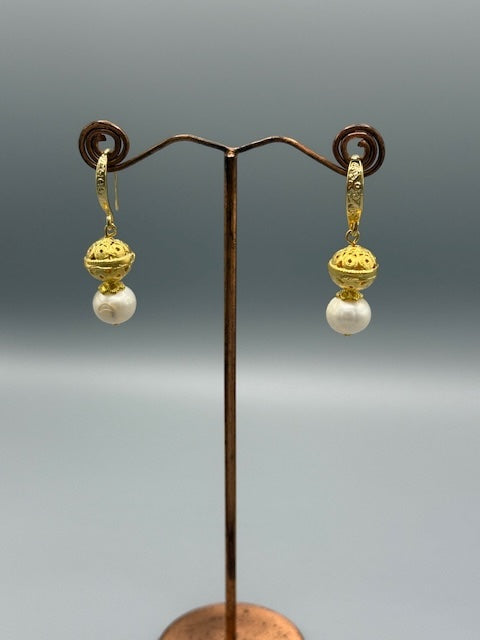 Freshwater Pearl and Gold Earrings