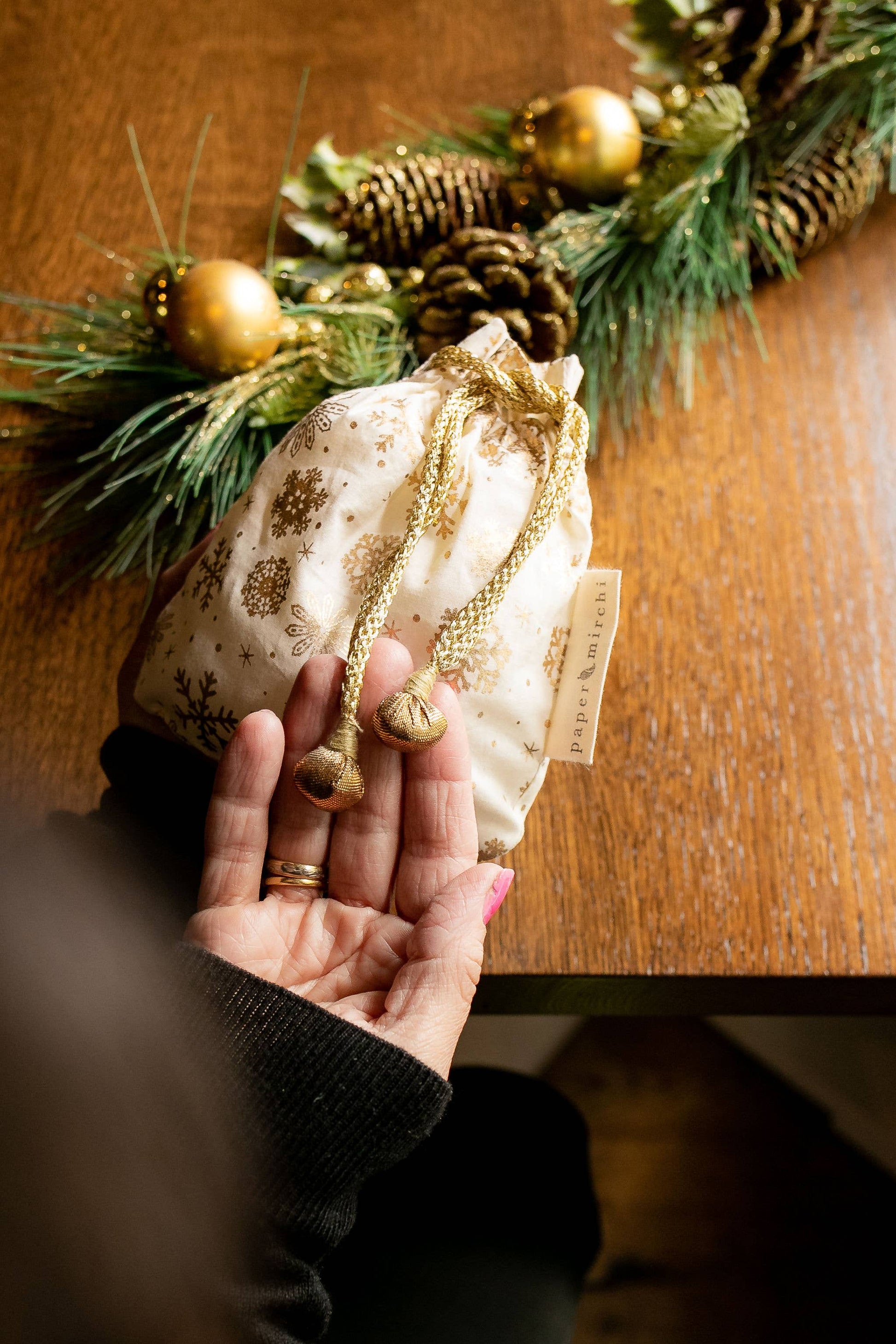 Medium Fabric Gift Bags Drawstring- : Medium - H23cm x W19cm, Scarlet Woodland