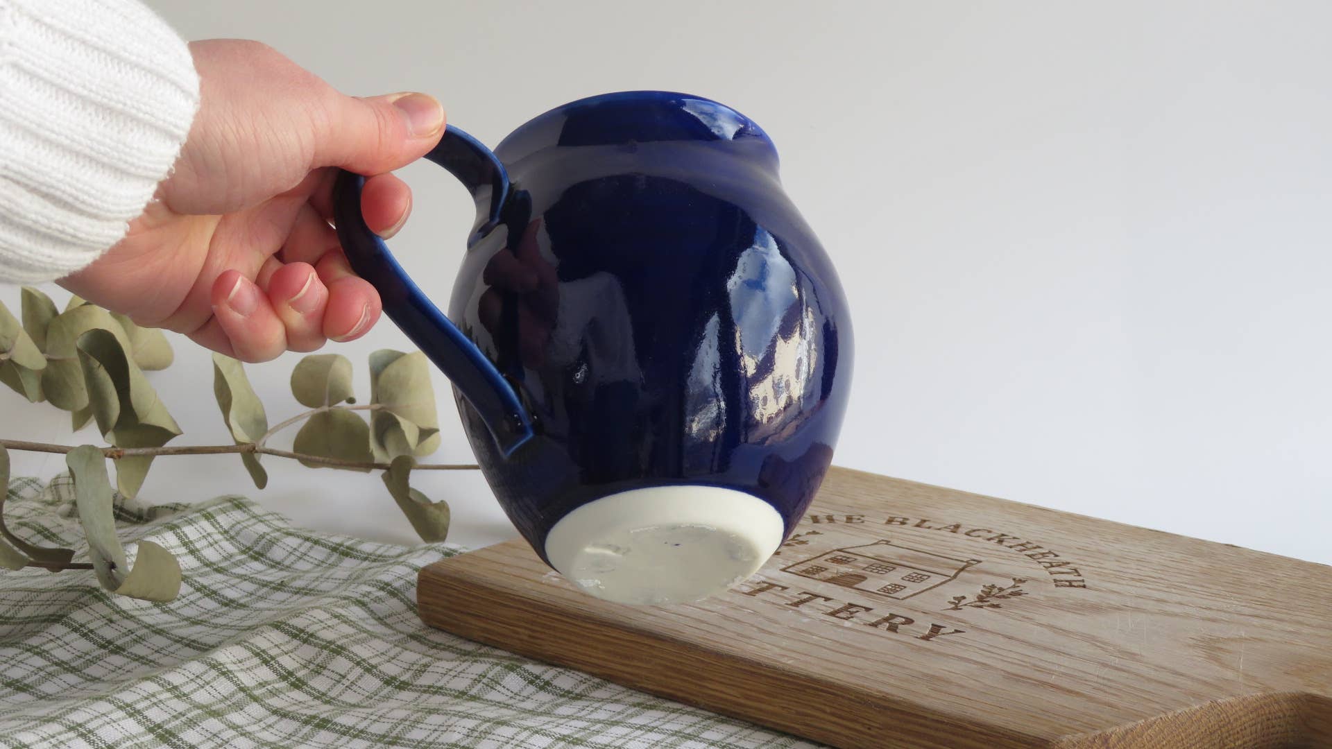 Custard Jug: celedon blue