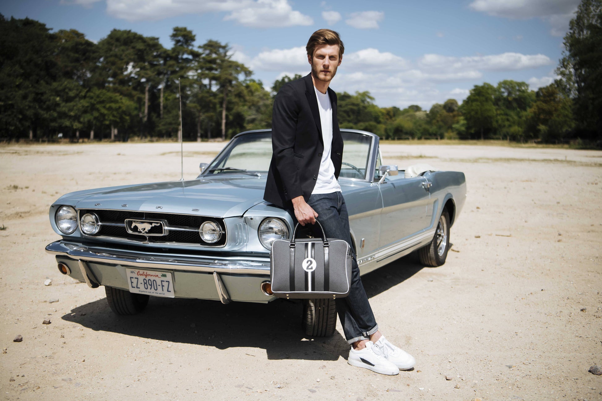 2 James NBN2 13-inch grey and white eco-friendly computer bag