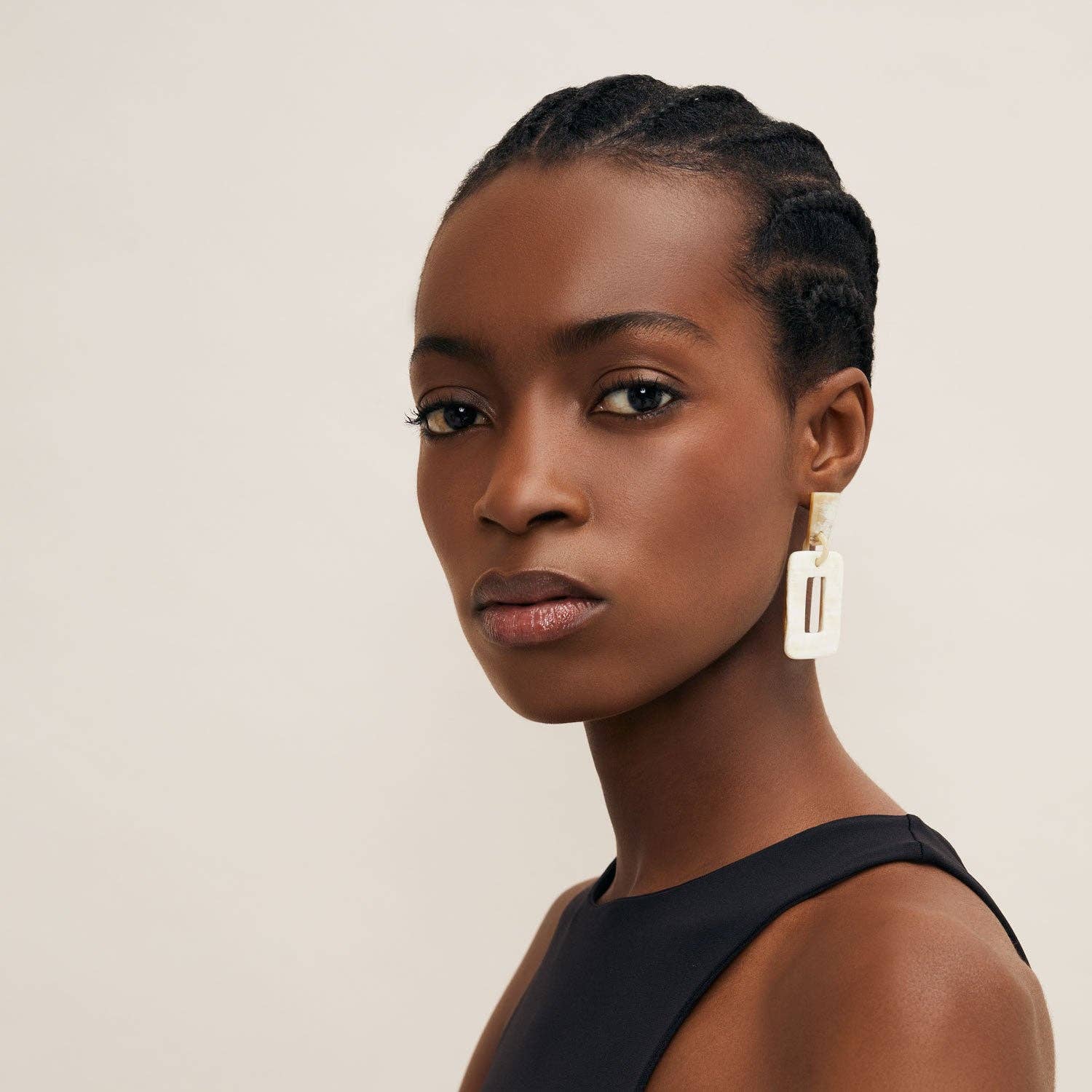 Horn rectangle shaped drop earring - White Natural