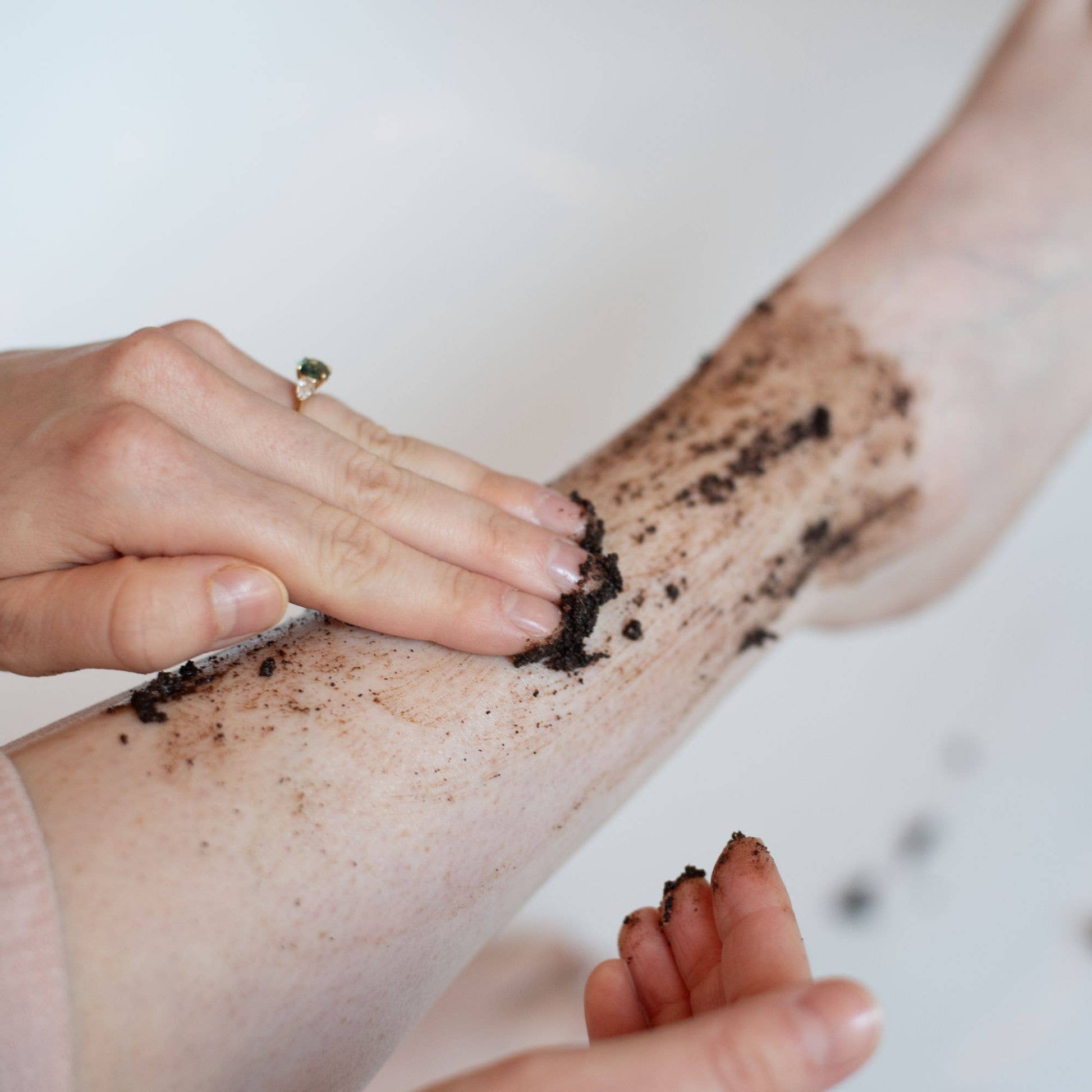 Vegan Eco Peppermint Body Scrub with Coffee + Shea Butter for Summer: 220ml