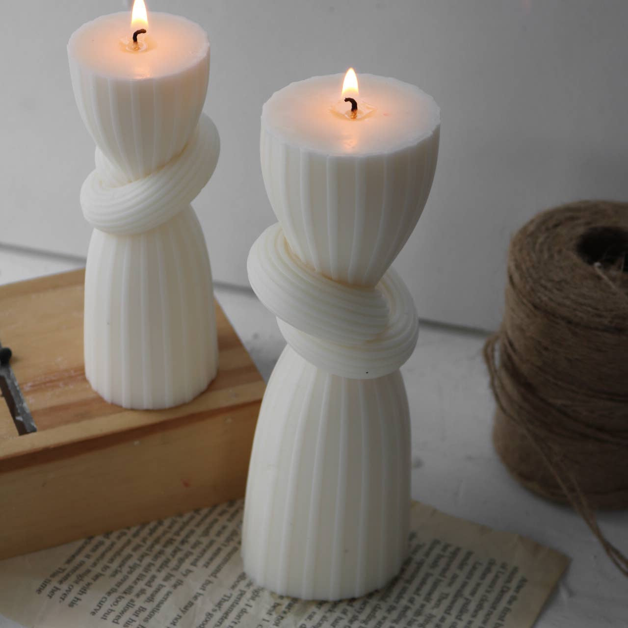 Sienna candle: Natural/off white, Large